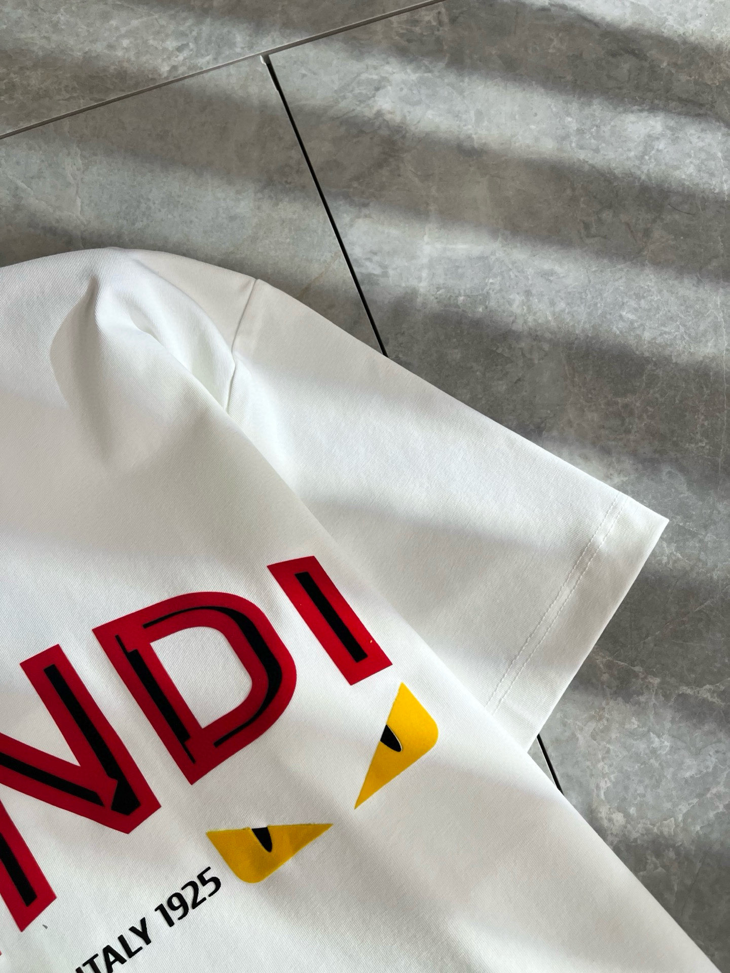 FEN*I 芬*迪2025春夏新款FD家族FF男女同款👫短袖T恤，男女同款👫百搭极简短袖。意大利原厂订单