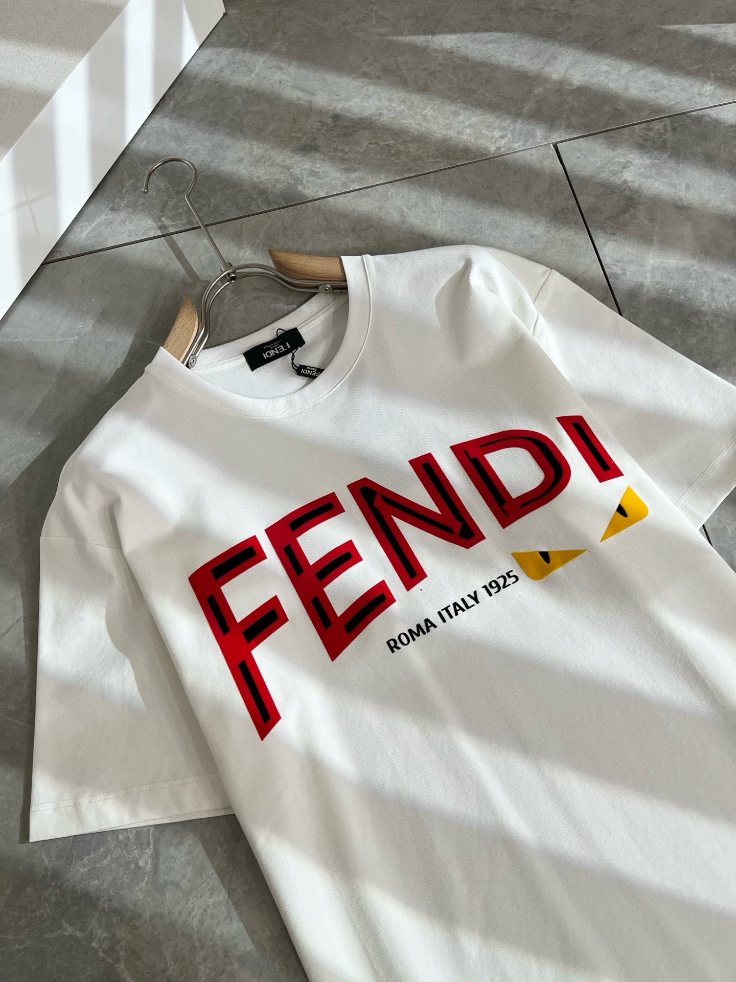 FEN*I 芬*迪2025春夏新款FD家族FF男女同款👫短袖T恤，男女同款👫百搭极简短袖。意大利原厂订单