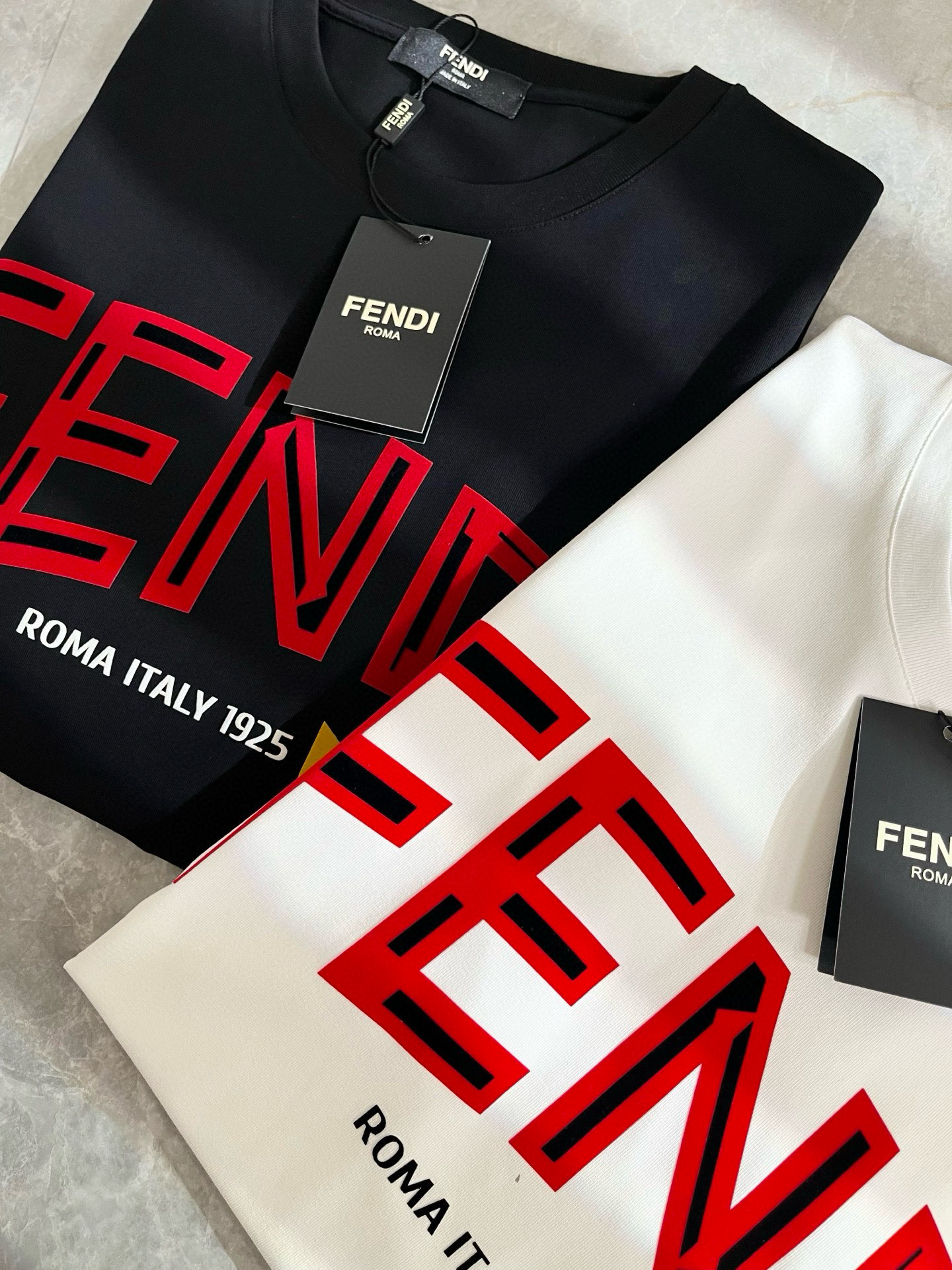 FEN*I 芬*迪2025春夏新款FD家族FF男女同款👫短袖T恤，男女同款👫百搭极简短袖。意大利原厂订单