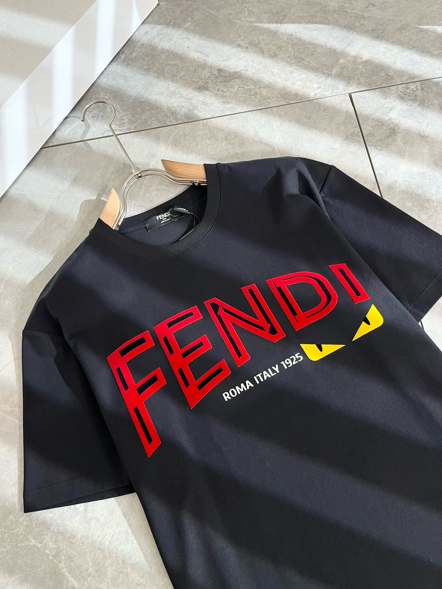 FEN*I 芬*迪2025春夏新款FD家族FF男女同款👫短袖T恤，男女同款👫百搭极简短袖。意大利原厂订单