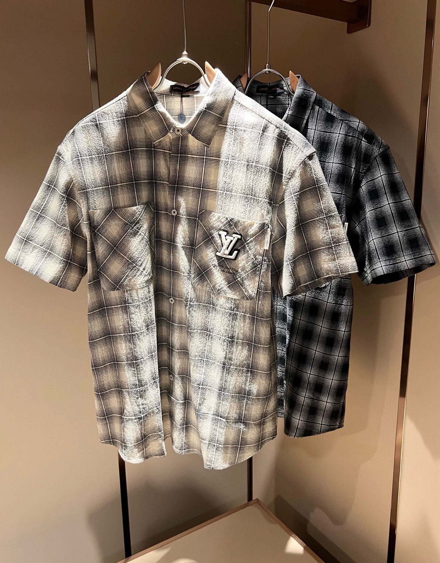 Louis Vuit*on 路易*登 2025春夏新款轻奢男女同款👫短袖帆布棉衬衣款，路易家族的新高端，