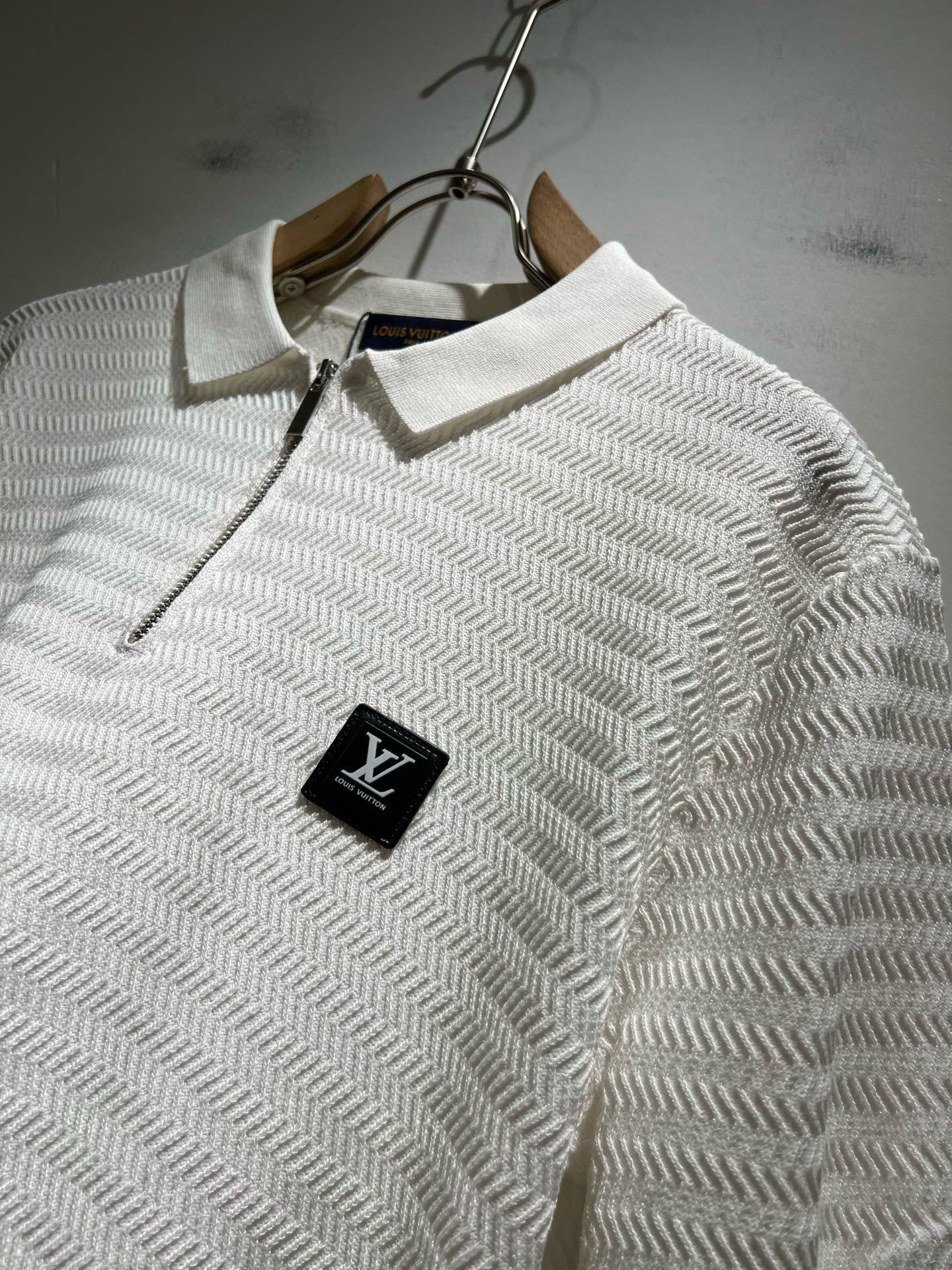 Louis Vuit*on 2025春夏路易家族轻奢翻领针织短袖！路易家族的新高端，细节品质永远的那么完