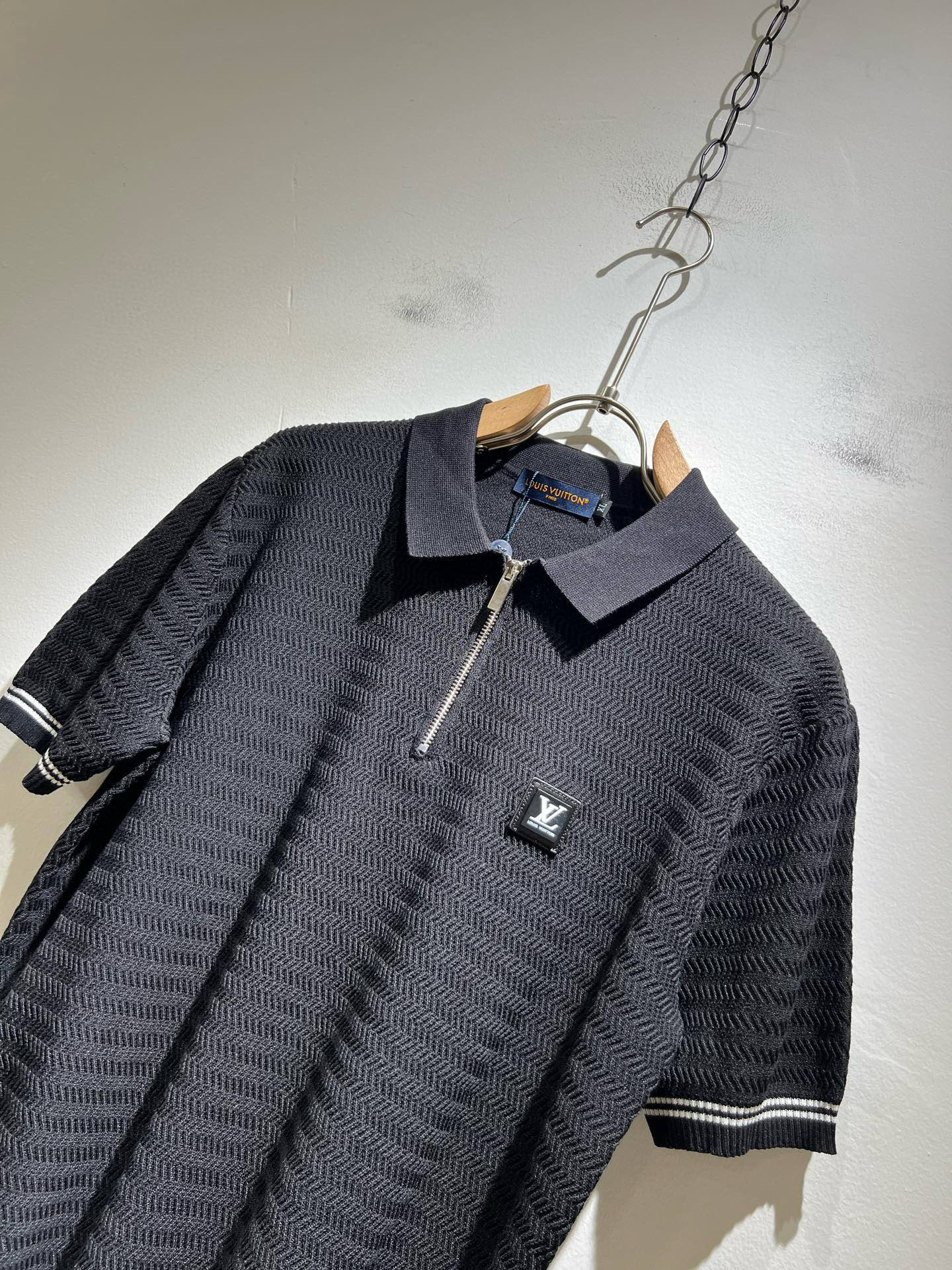 Louis Vuit*on 2025春夏路易家族轻奢翻领针织短袖！路易家族的新高端，细节品质永远的那么完