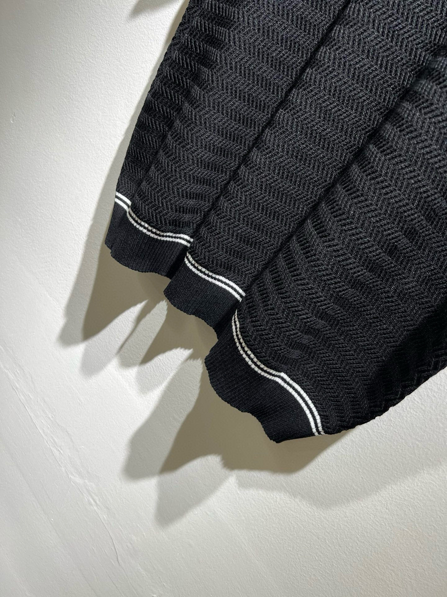 Louis Vuit*on 2025春夏路易家族轻奢翻领针织短袖！路易家族的新高端，细节品质永远的那么完