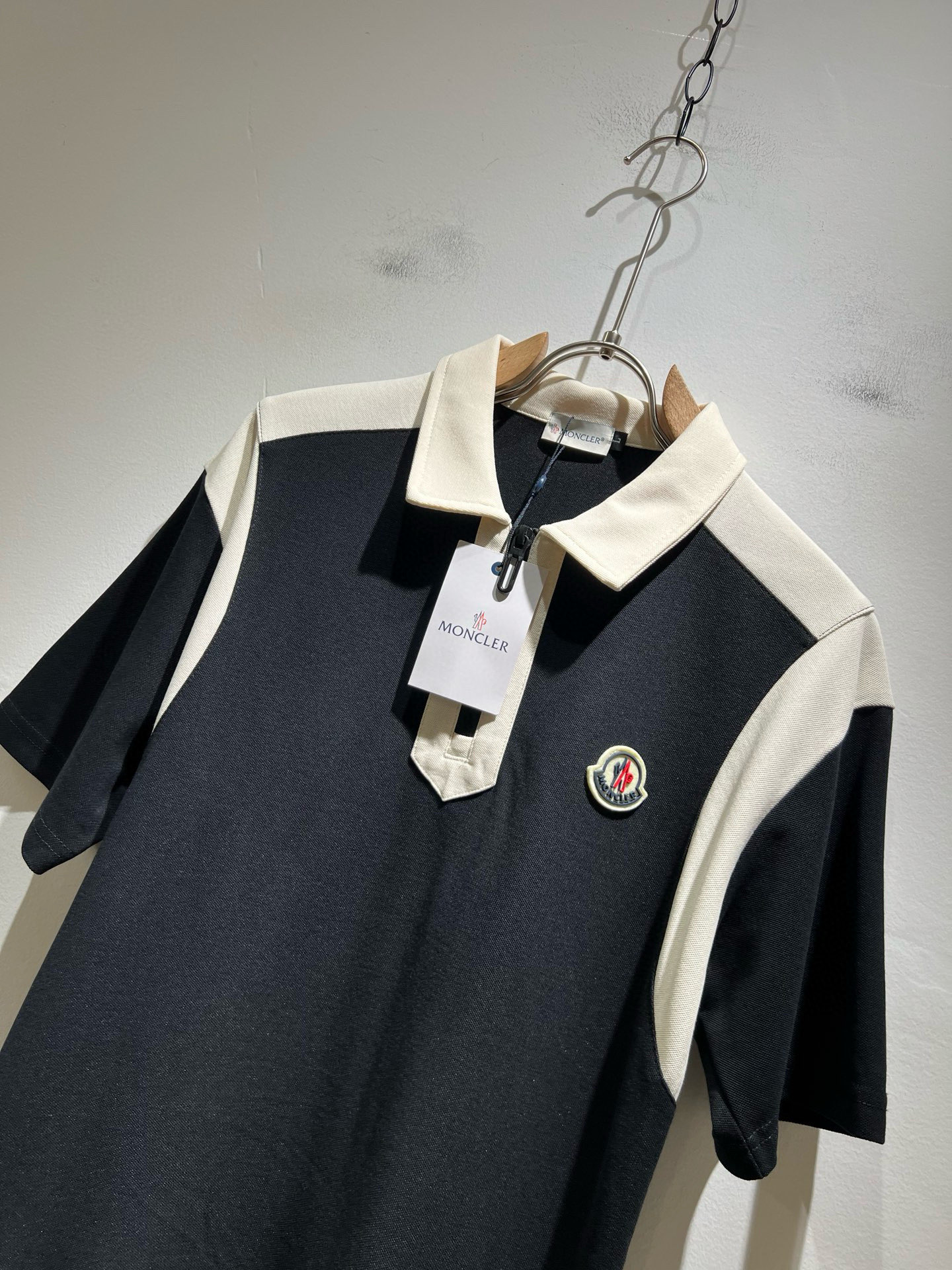 MON蒙**口2025春夏新款男士原单男士短袖POLO衫，贸易公司货，官网同步发售！此类型的基础单品是每