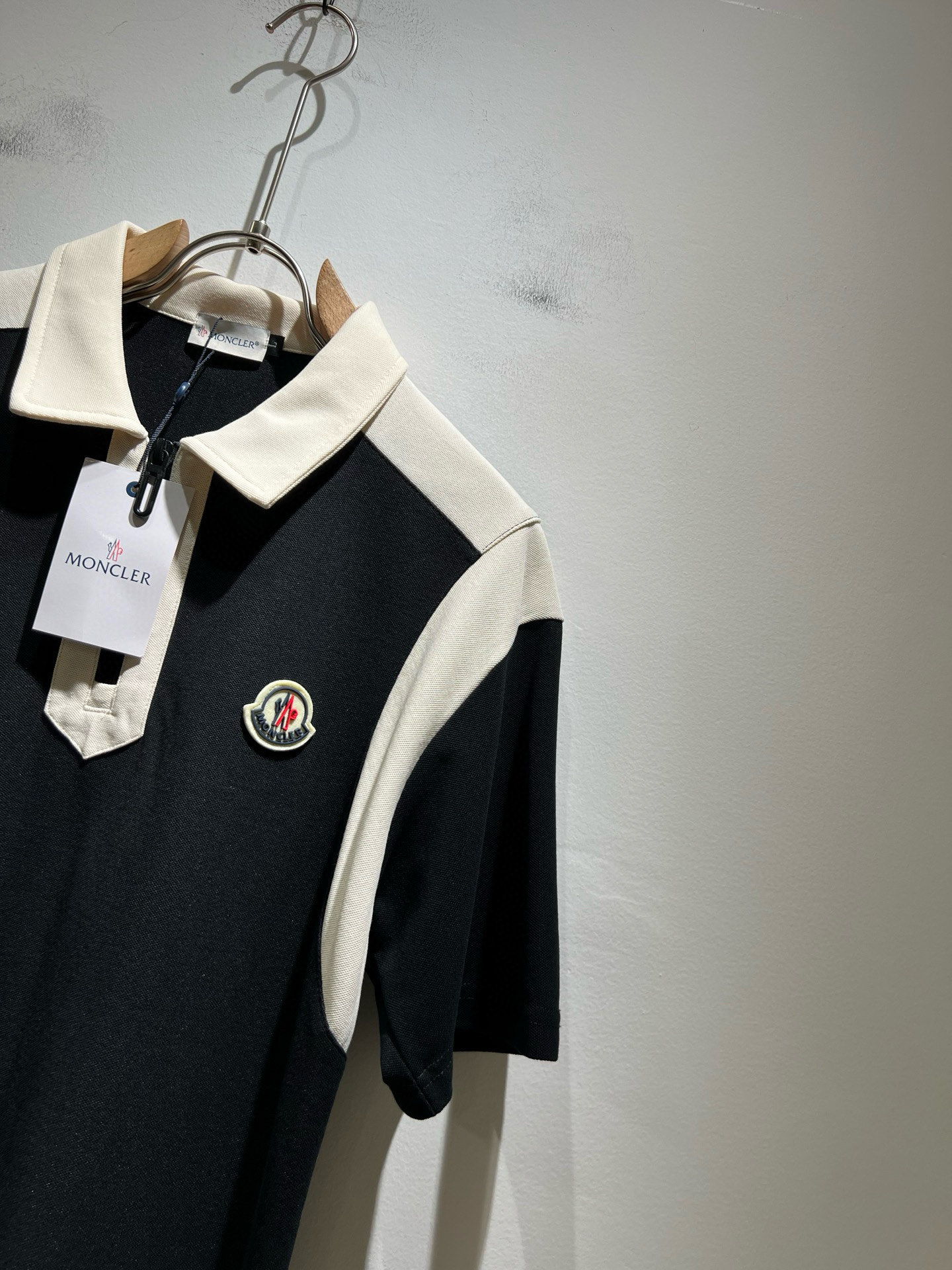 MON蒙**口2025春夏新款男士原单男士短袖POLO衫，贸易公司货，官网同步发售！此类型的基础单品是每