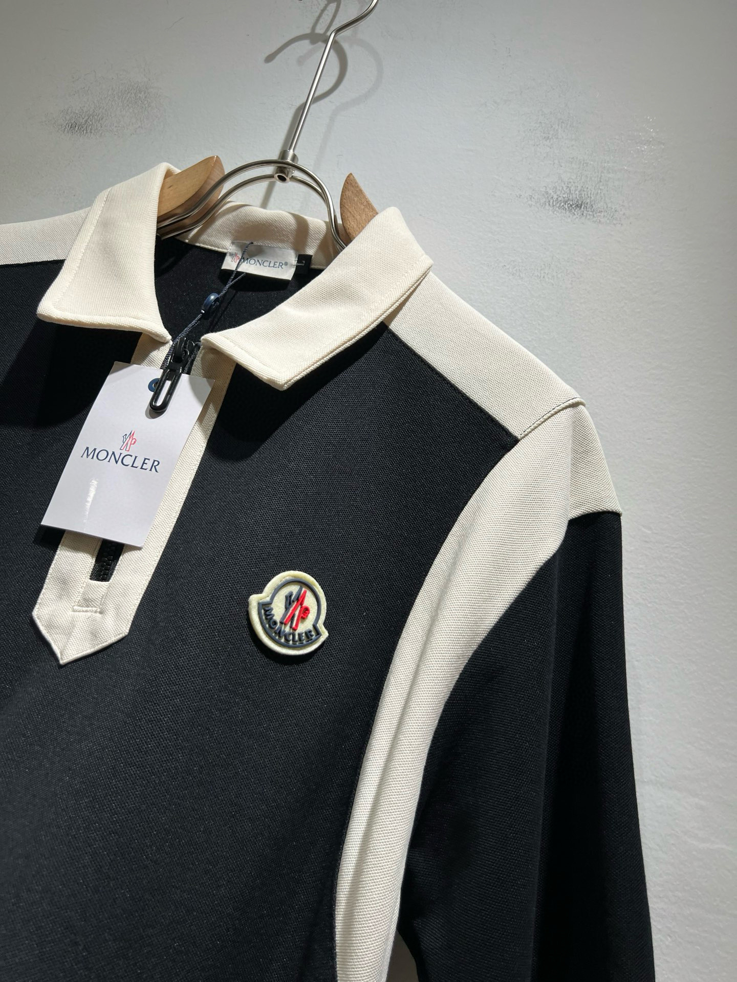 MON蒙**口2025春夏新款男士原单男士短袖POLO衫，贸易公司货，官网同步发售！此类型的基础单品是每