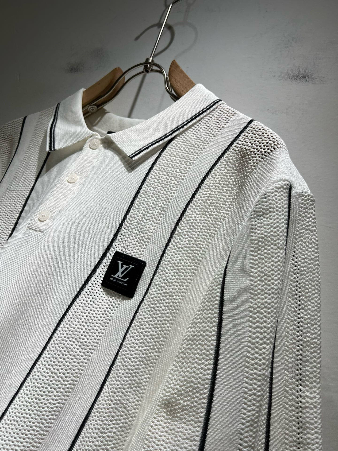 Louis Vuit*on 2025春夏路易家族轻奢翻领针织短袖！路易家族的新高端，细节品质永远的那么完