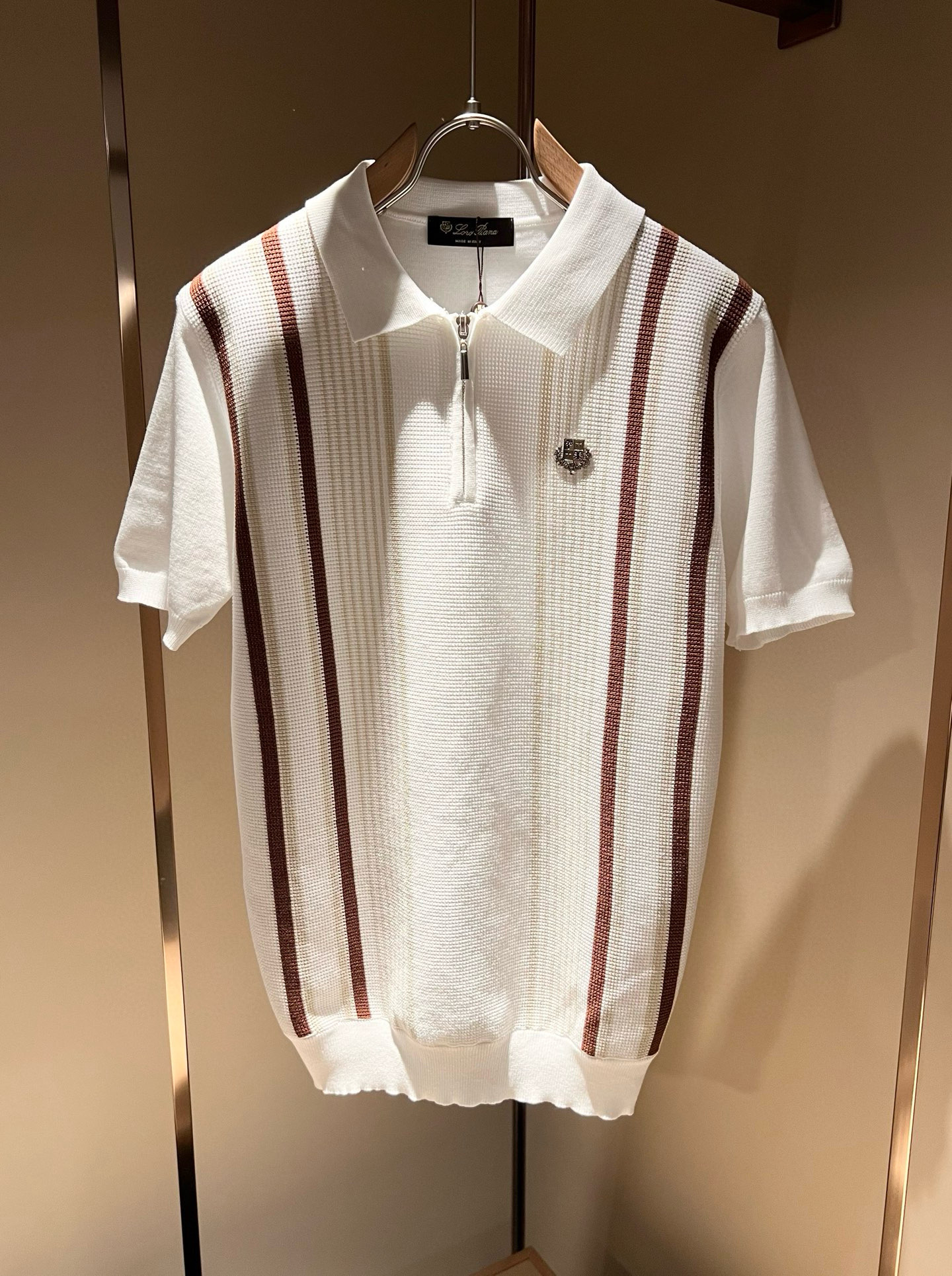 Loro Piana诺悠翩雅 2025早春男士最新的贸易订单翻领针织短袖T恤，全品相！！上身舒适透气，不