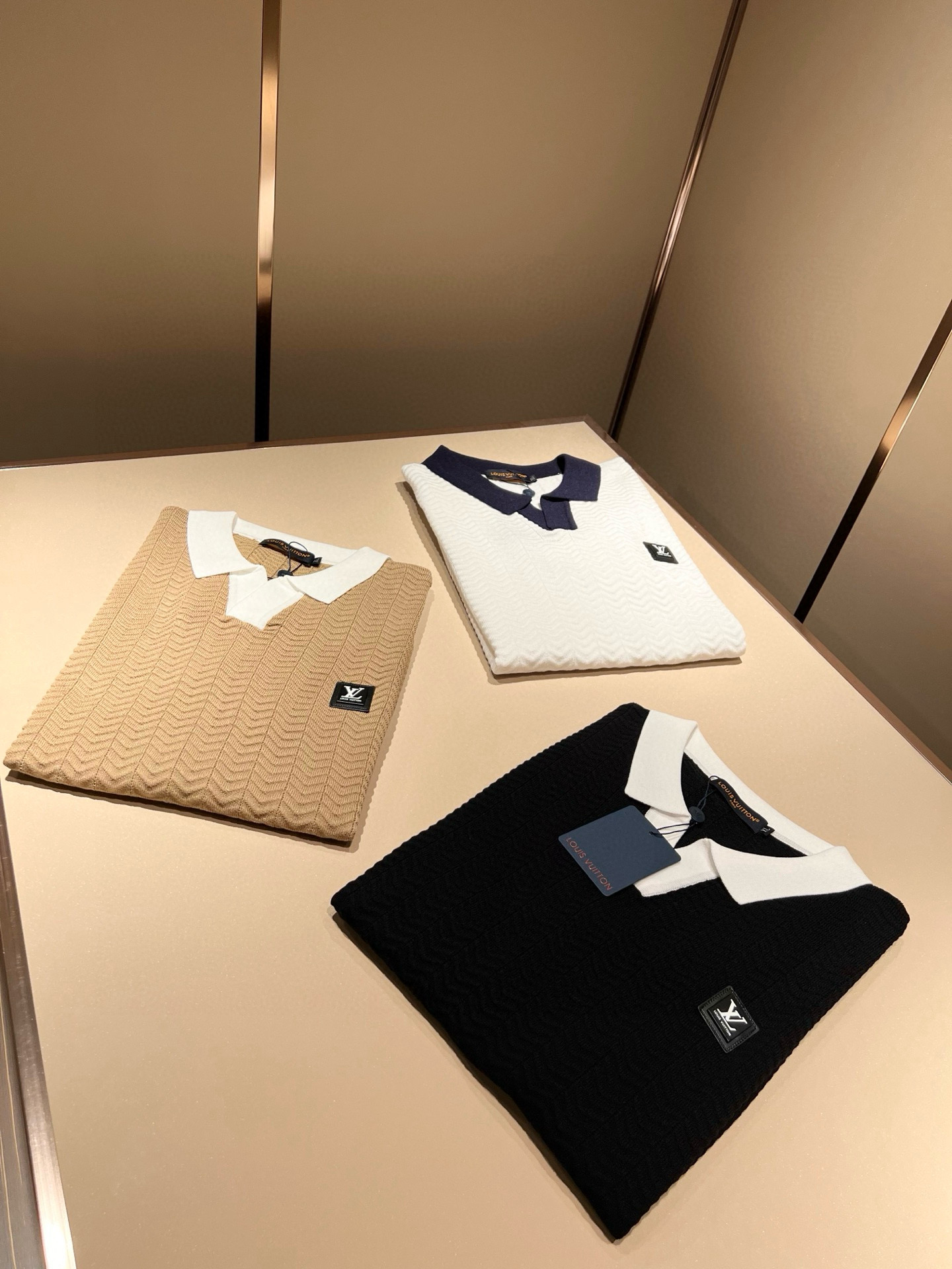 Louis Vuit*on 2025春夏路易家族轻奢翻领针织短袖！路易家族的新高端，细节品质永远的那么完