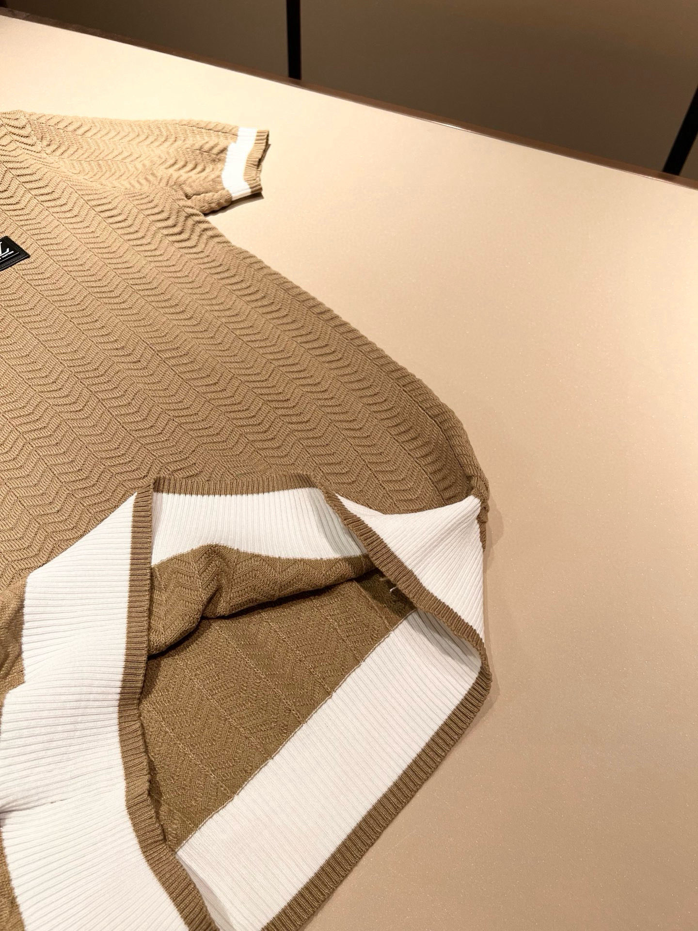 Louis Vuit*on 2025春夏路易家族轻奢翻领针织短袖！路易家族的新高端，细节品质永远的那么完