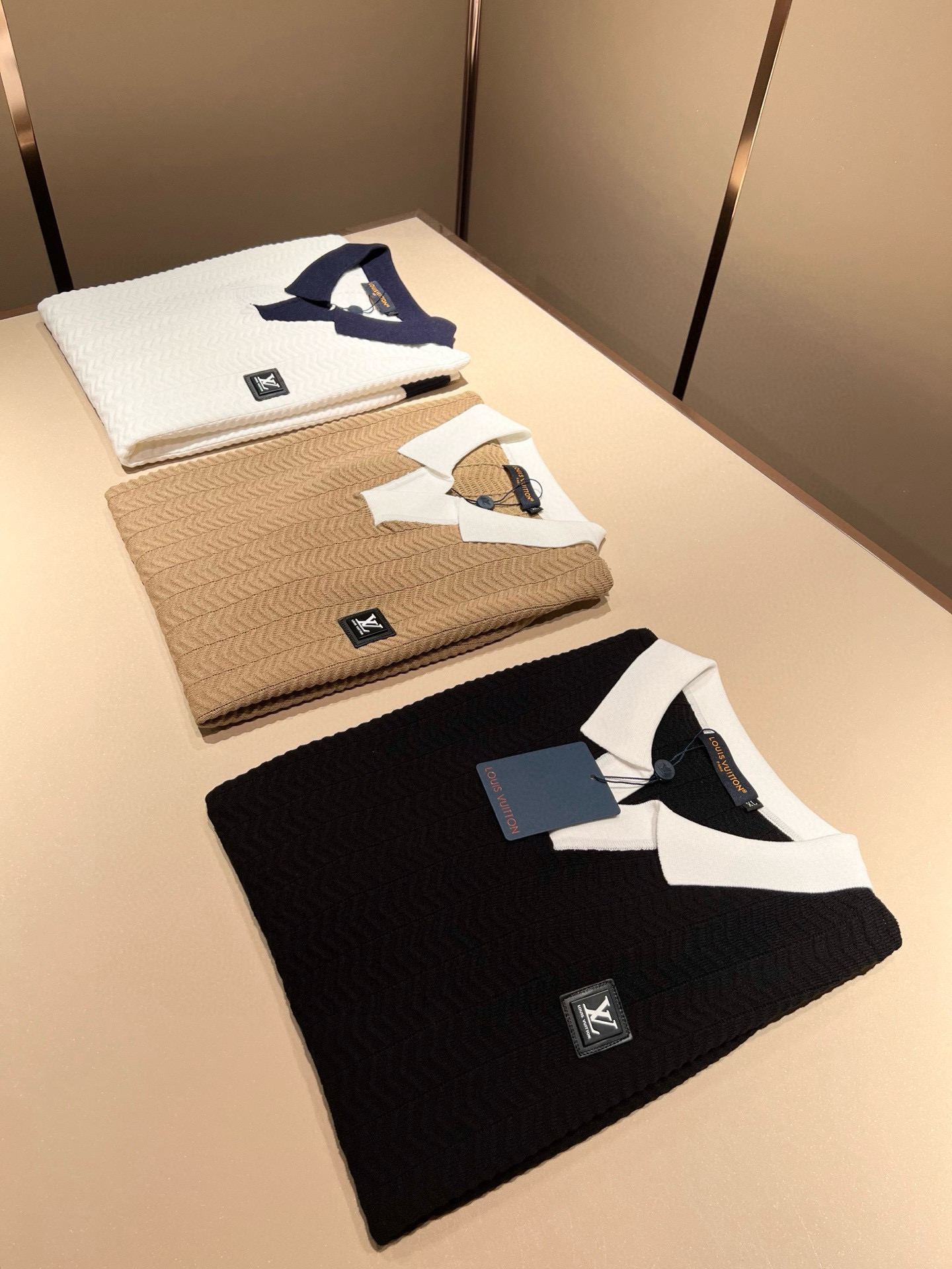 Louis Vuit*on 2025春夏路易家族轻奢翻领针织短袖！路易家族的新高端，细节品质永远的那么完