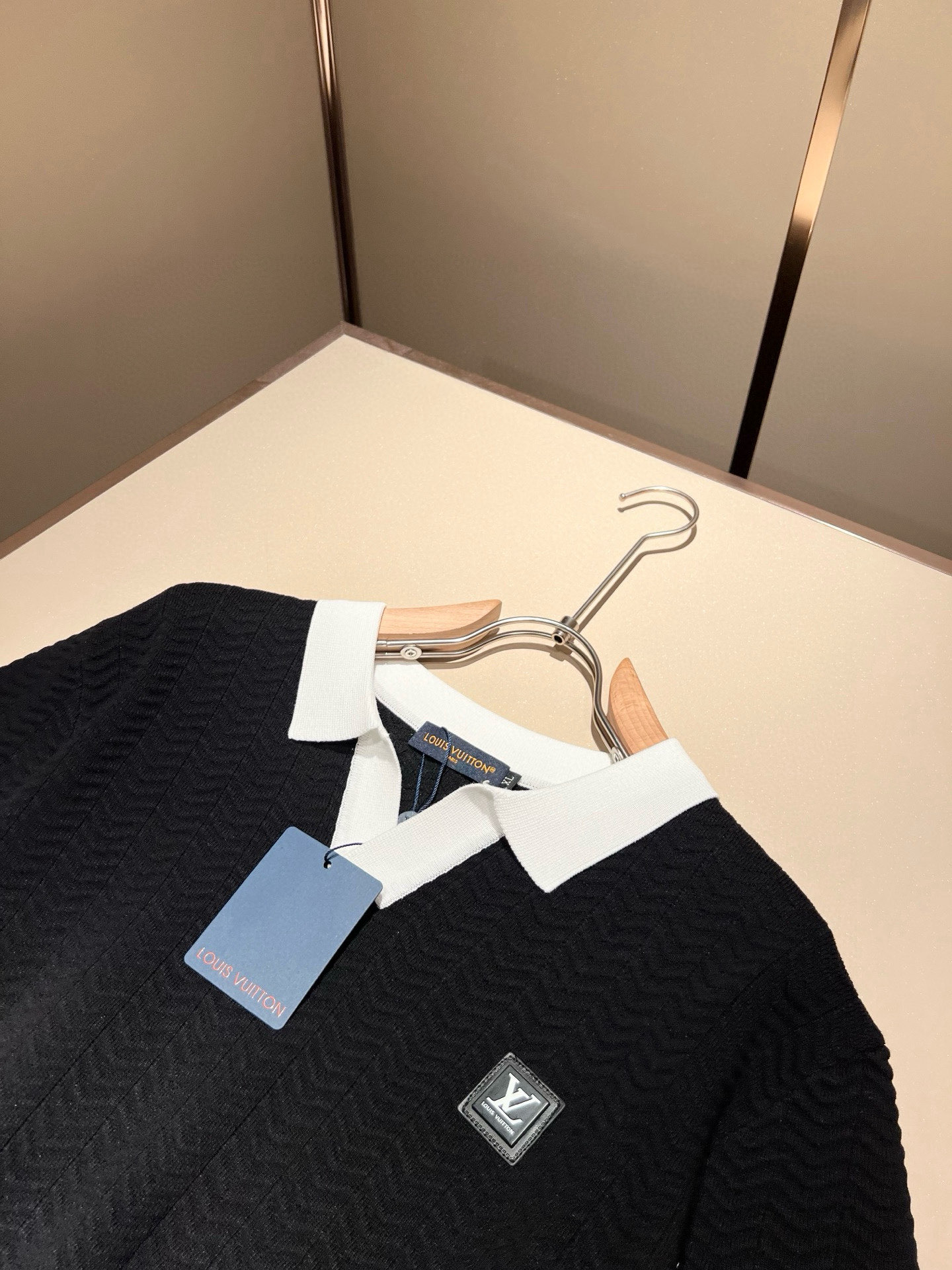 Louis Vuit*on 2025春夏路易家族轻奢翻领针织短袖！路易家族的新高端，细节品质永远的那么完