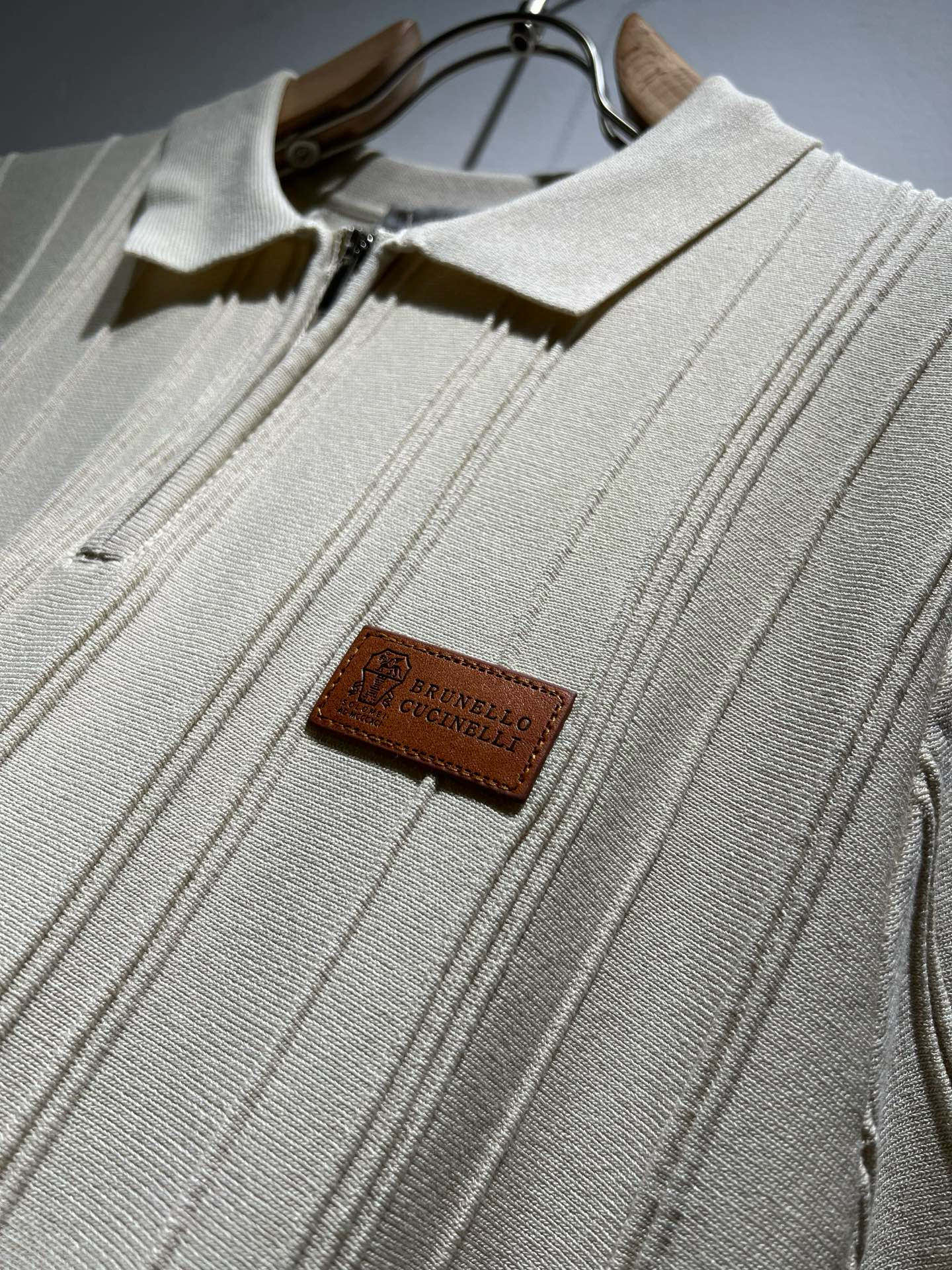 BC-Brunello Cucineli 2025春夏新款男士短袖针织Polo衫,众多明星都爱穿的时尚百 BC-Brunello Cucineli 2025春夏新款男士短袖针织Polo衫,众多明星都爱穿的时尚百