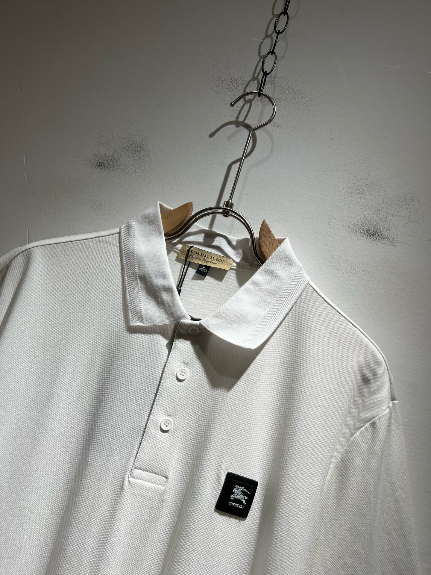 Bur*erry 巴*莉 2025春夏新款男士短袖Polo衫，品牌最新设计元素！既不单调也不复杂,恰到好