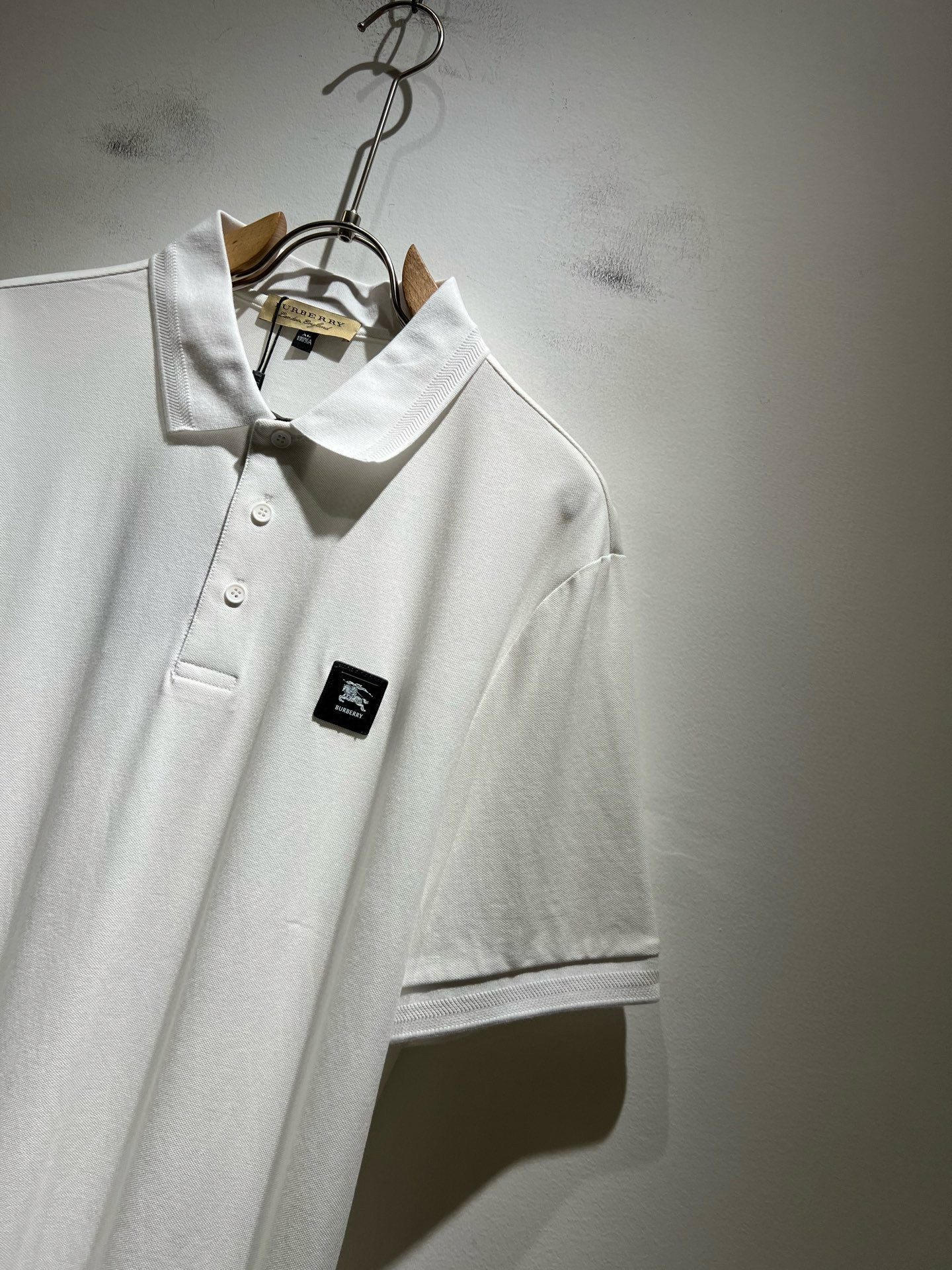 Bur*erry 巴*莉 2025春夏新款男士短袖Polo衫，品牌最新设计元素！既不单调也不复杂,恰到好