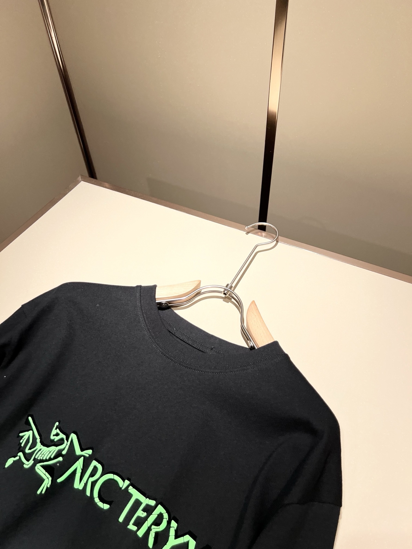 ARCTER*X始*祖鸟 2025春夏新款男士打底衫，户外品牌可能大家第一想到的就是加拿大鹅、始祖鸟。给