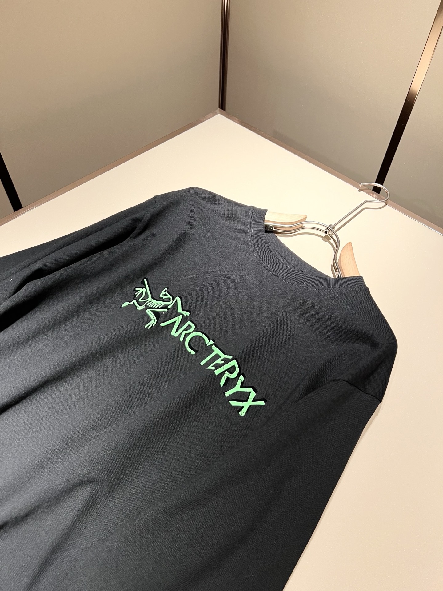 ARCTER*X始*祖鸟 2025春夏新款男士打底衫，户外品牌可能大家第一想到的就是加拿大鹅、始祖鸟。给