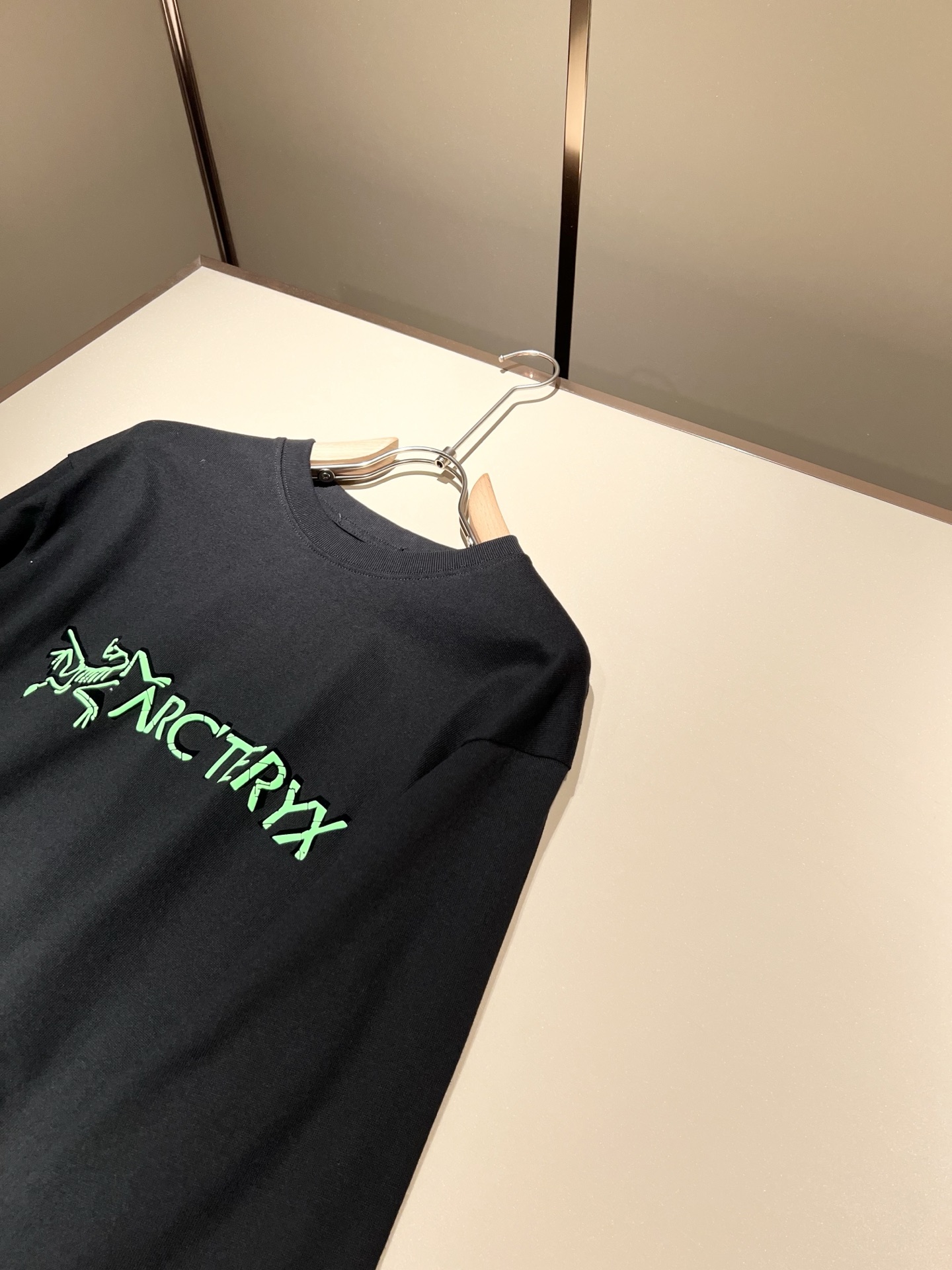 ARCTER*X始*祖鸟 2025春夏新款男士打底衫，户外品牌可能大家第一想到的就是加拿大鹅、始祖鸟。给