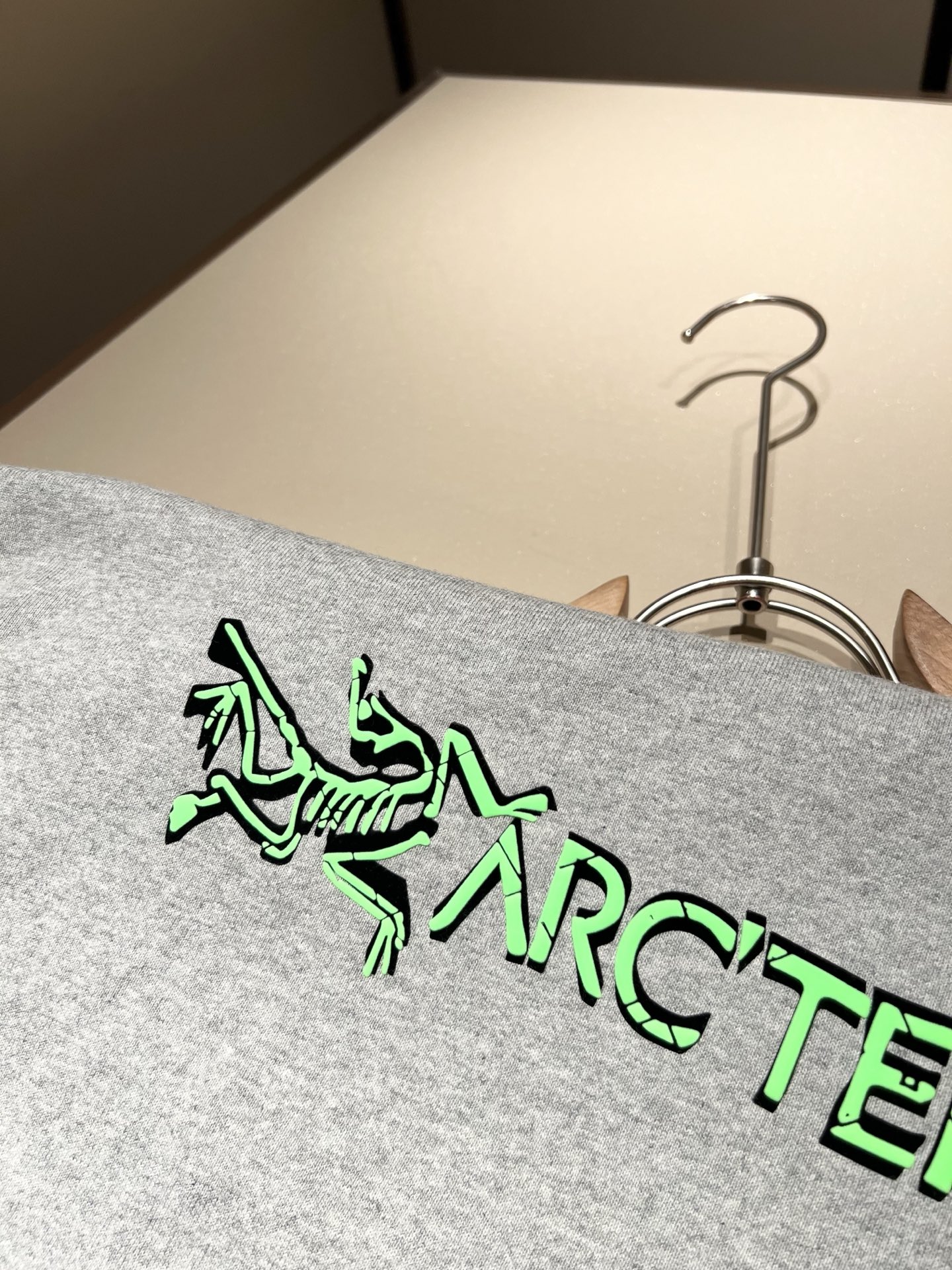 ARCTER*X始*祖鸟 2025春夏新款男士打底衫，户外品牌可能大家第一想到的就是加拿大鹅、始祖鸟。给