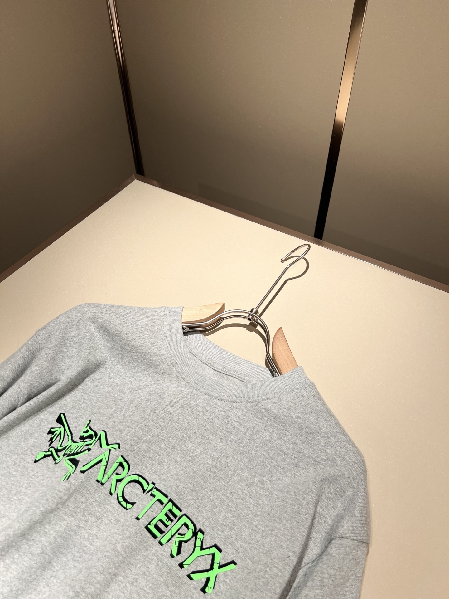 ARCTER*X始*祖鸟 2025春夏新款男士打底衫，户外品牌可能大家第一想到的就是加拿大鹅、始祖鸟。给