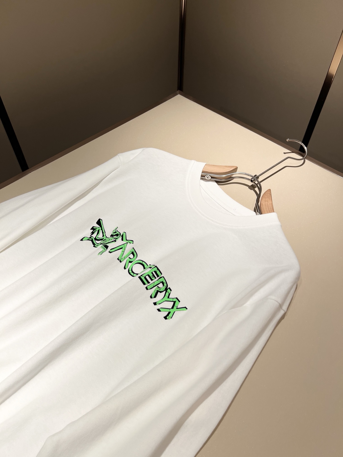 ARCTER*X始*祖鸟 2025春夏新款男士打底衫，户外品牌可能大家第一想到的就是加拿大鹅、始祖鸟。给