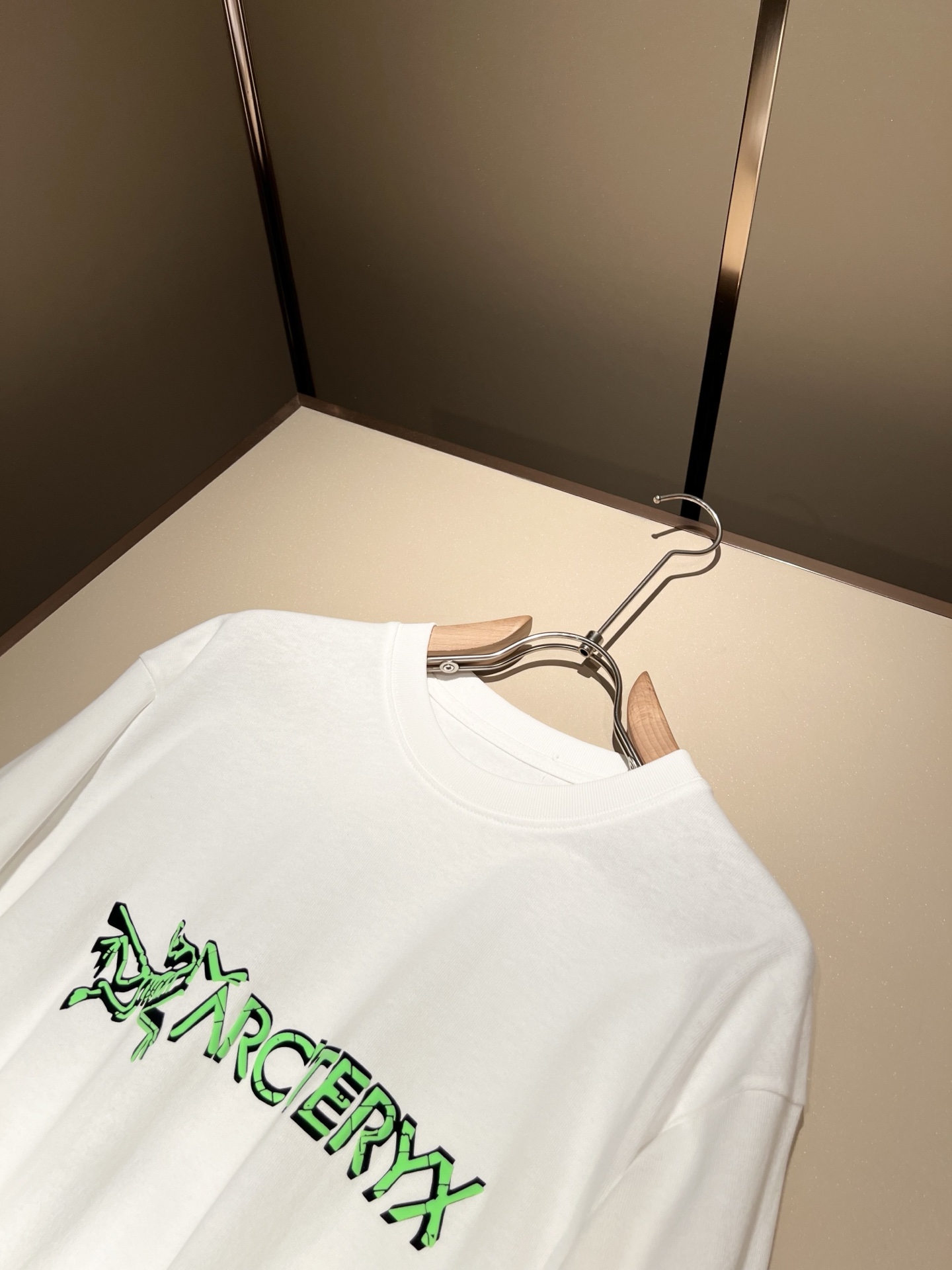 ARCTER*X始*祖鸟 2025春夏新款男士打底衫，户外品牌可能大家第一想到的就是加拿大鹅、始祖鸟。给