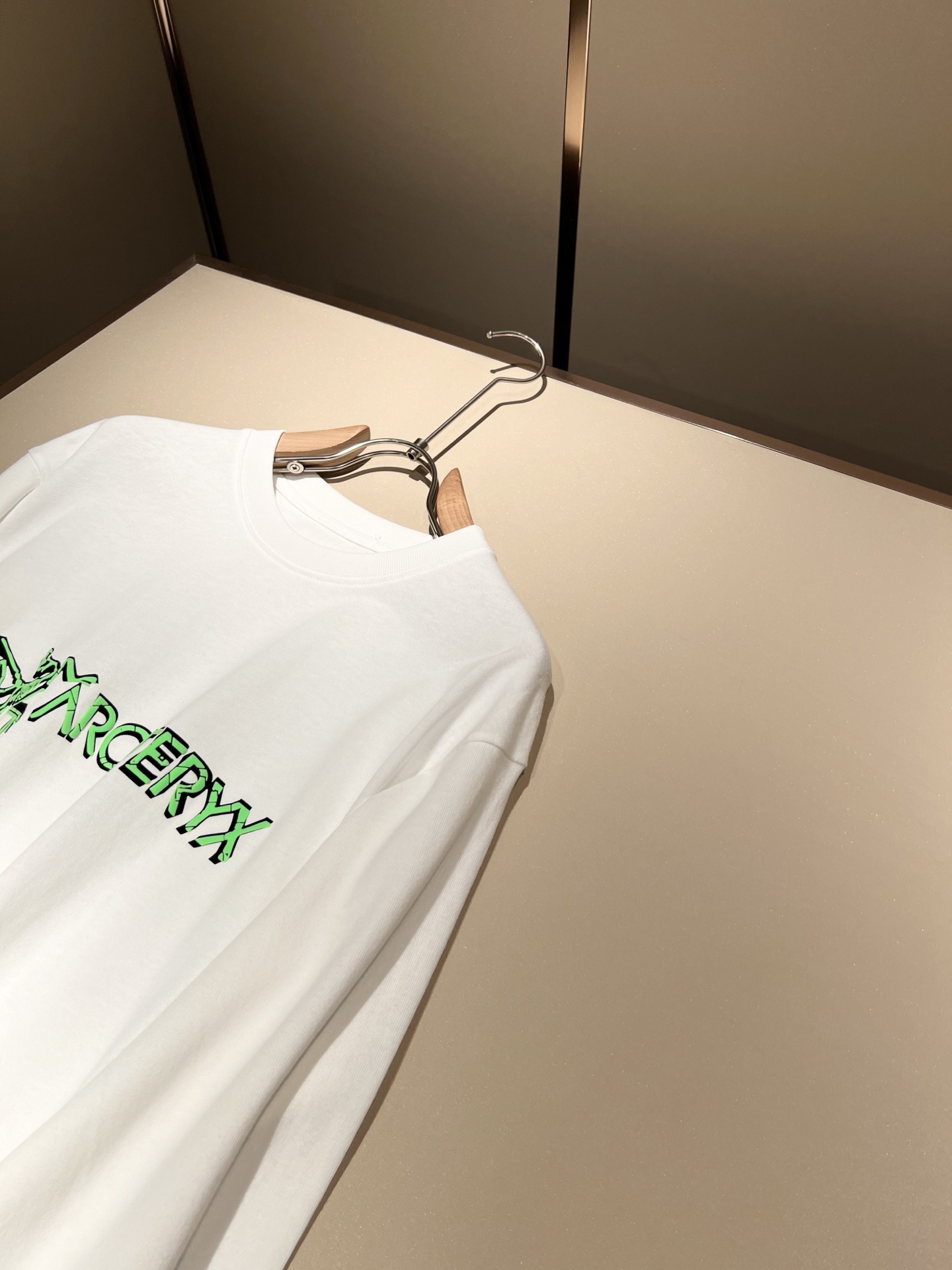 ARCTER*X始*祖鸟 2025春夏新款男士打底衫，户外品牌可能大家第一想到的就是加拿大鹅、始祖鸟。给