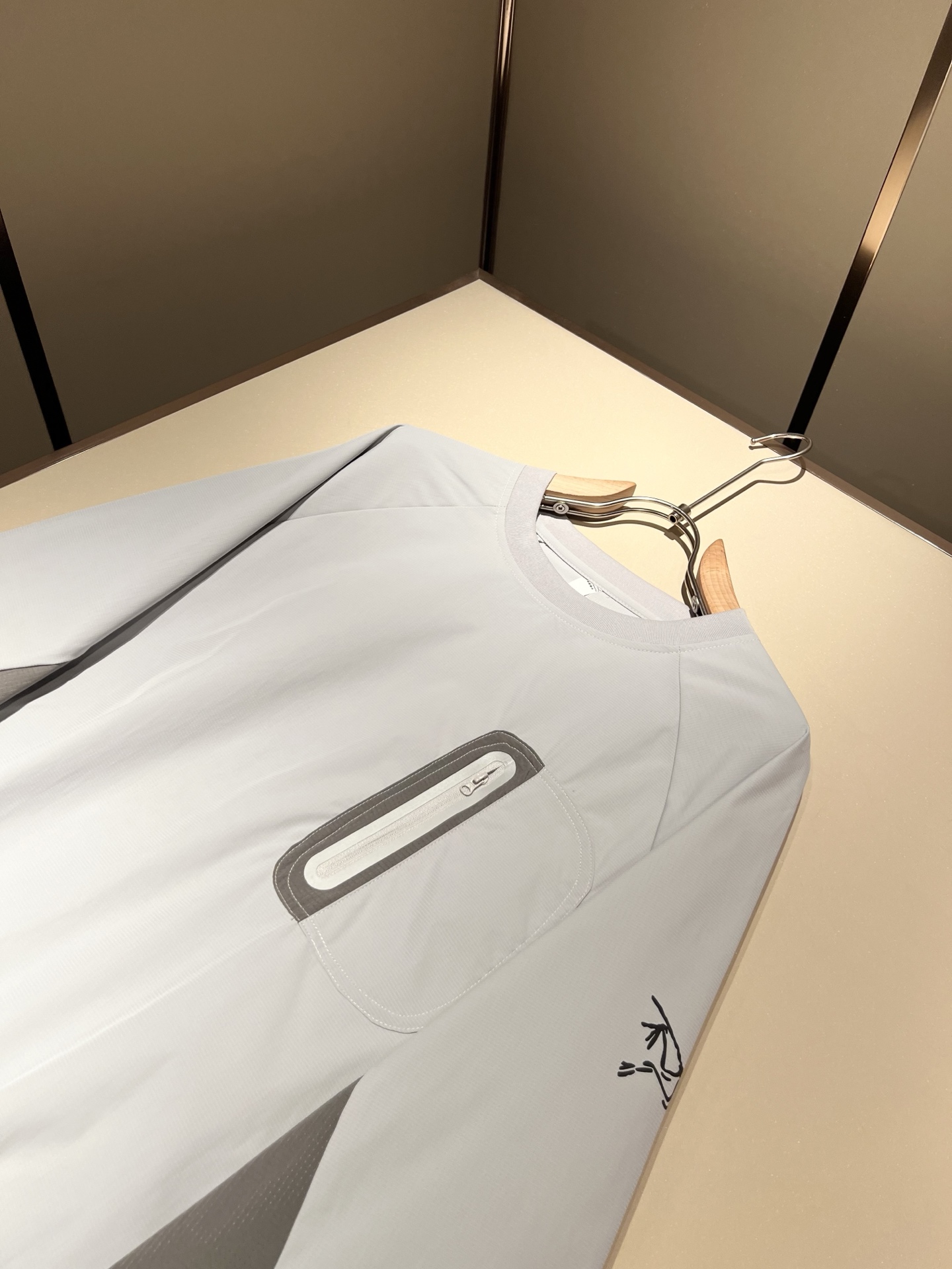 ARCTER*X始*祖鸟 2025秋冬新款男女同款👫休闲卫衣，户外品牌可能大家第一想到的就是加拿大鹅、始