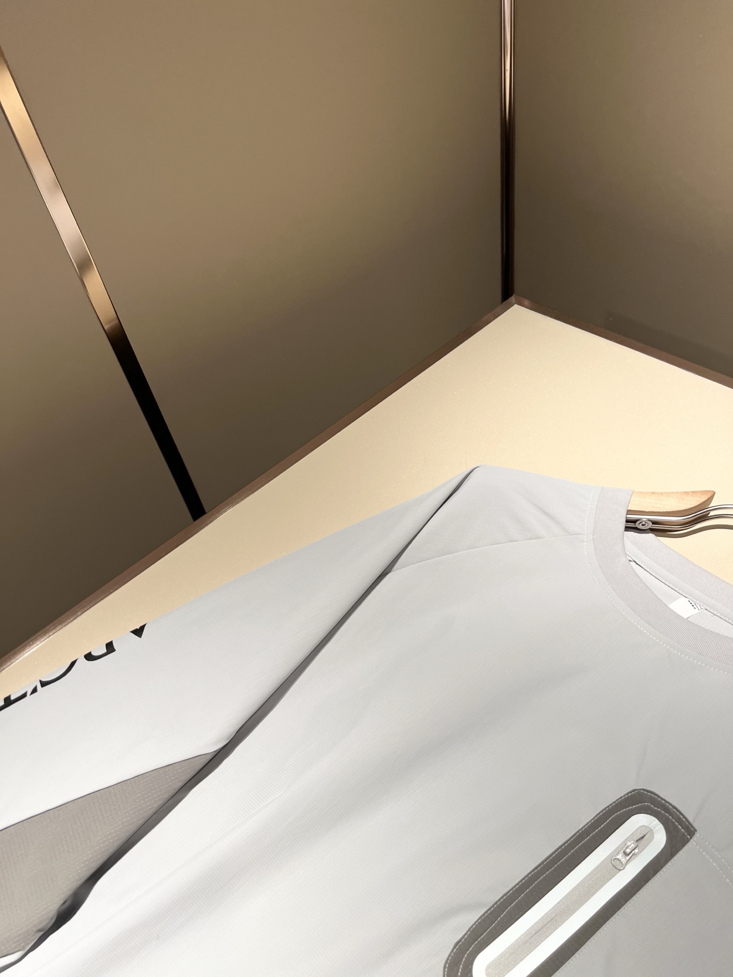 ARCTER*X始*祖鸟 2025秋冬新款男女同款👫休闲卫衣，户外品牌可能大家第一想到的就是加拿大鹅、始