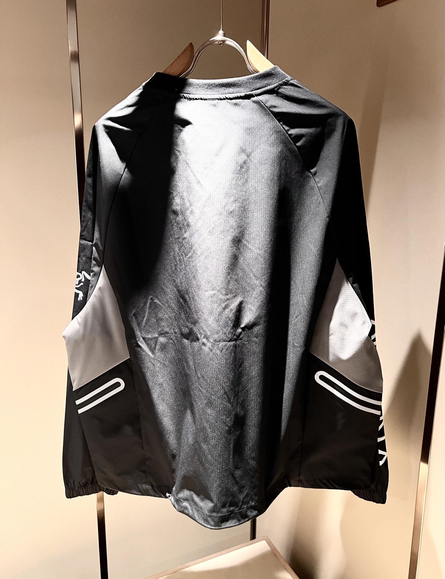 ARCTER*X始*祖鸟 2025秋冬新款男女同款👫休闲卫衣，户外品牌可能大家第一想到的就是加拿大鹅、始