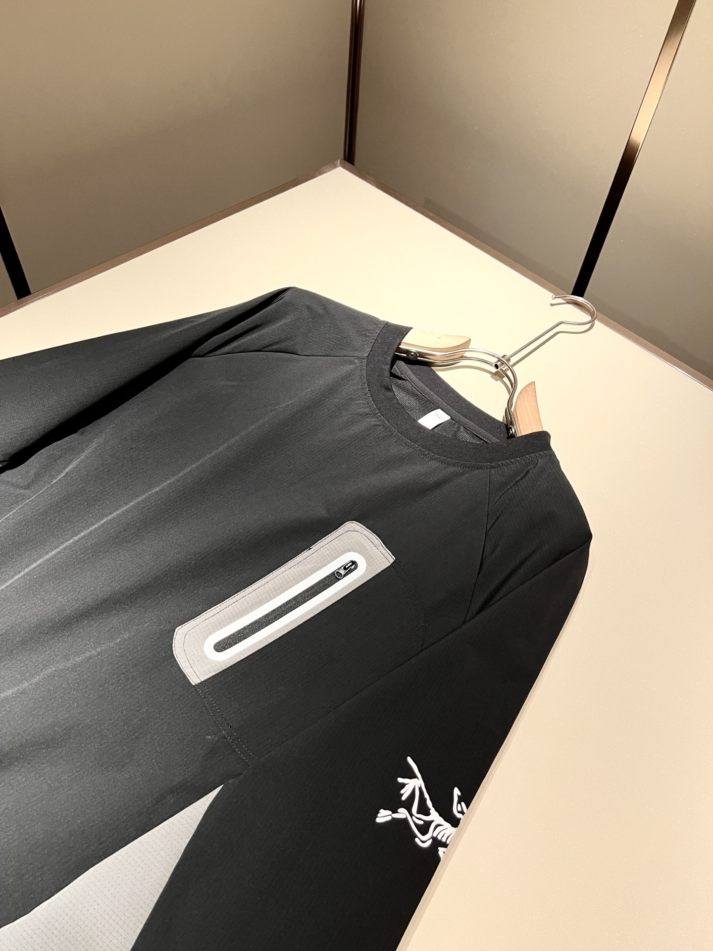 ARCTER*X始*祖鸟 2025秋冬新款男女同款👫休闲卫衣，户外品牌可能大家第一想到的就是加拿大鹅、始