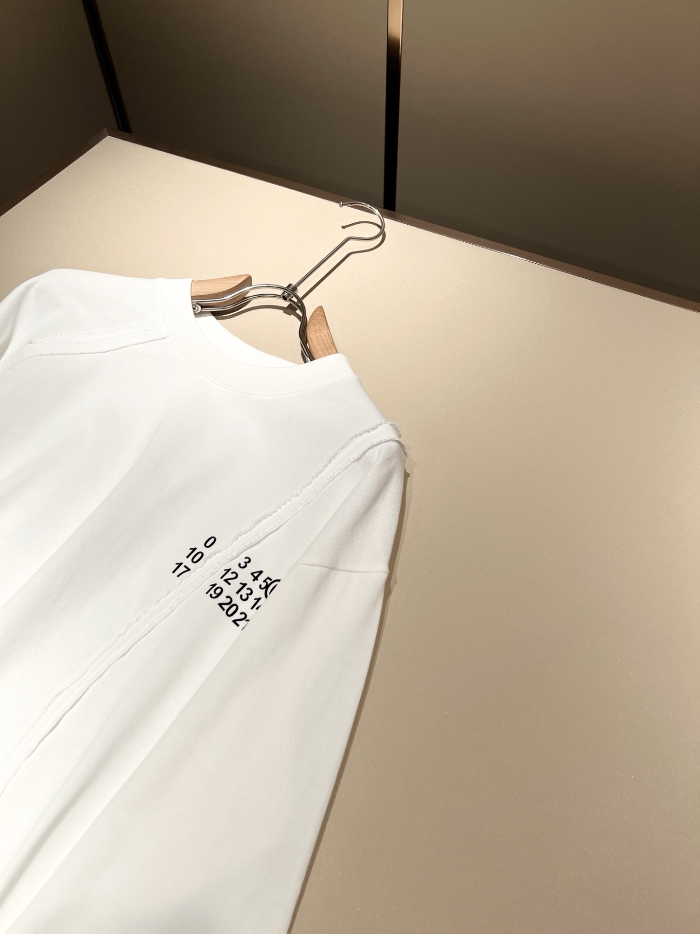 马吉拉 maison margiel 2025秋冬新款男女同款👫休闲卫衣，专柜同步发售！定制专属面料，胸