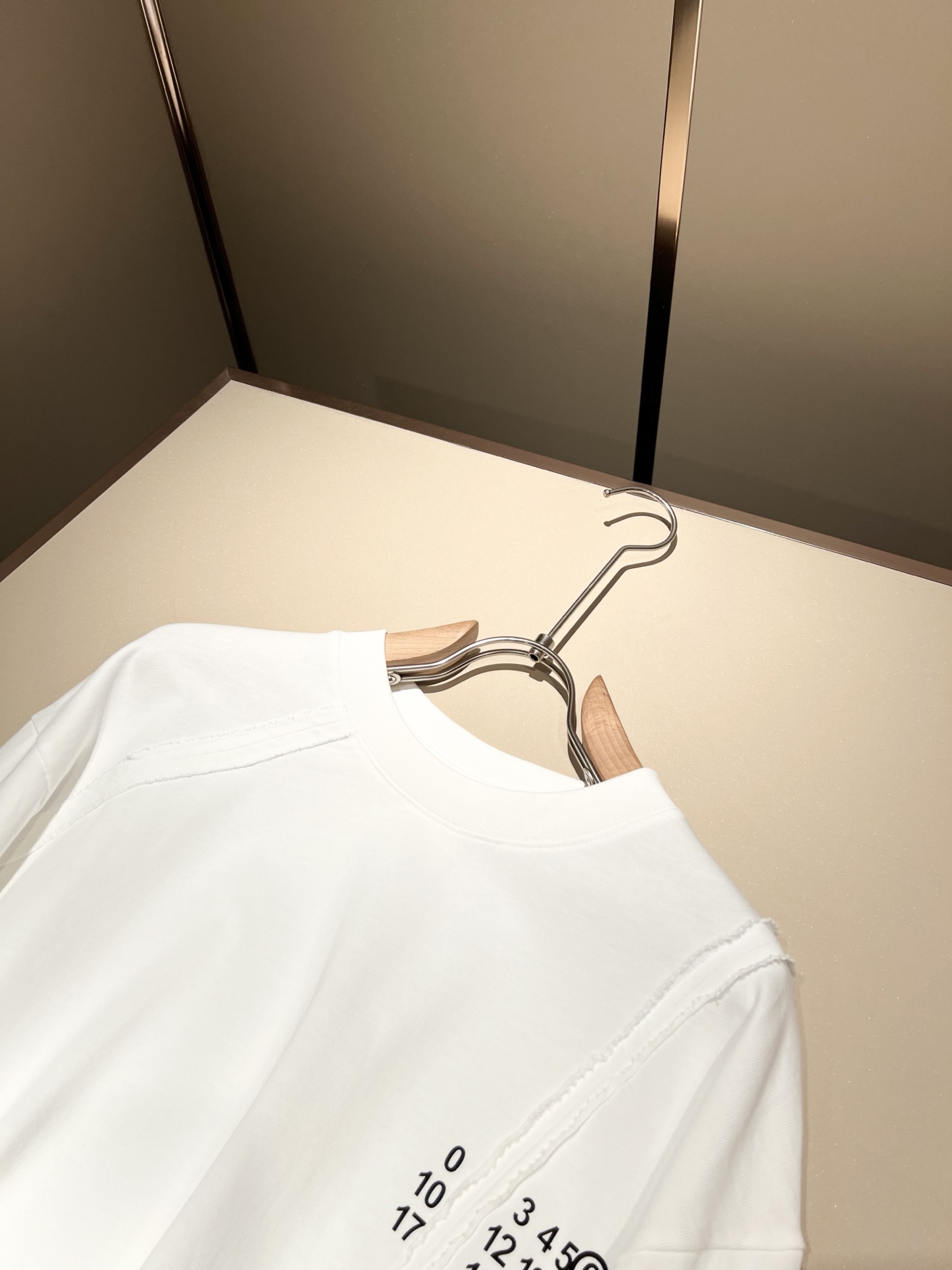 马吉拉 maison margiel 2025秋冬新款男女同款👫休闲卫衣，专柜同步发售！定制专属面料，胸