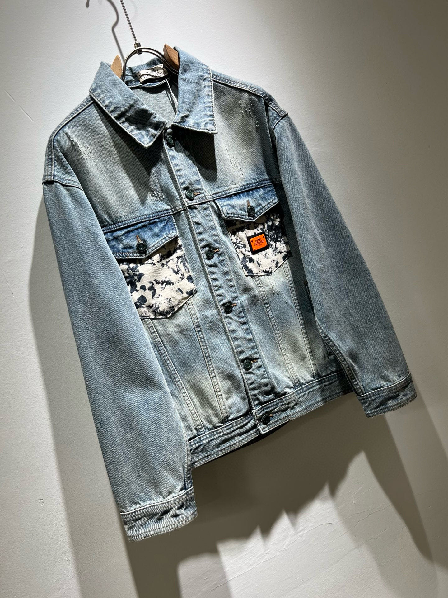 Her*mes爱*仕2025秋冬新款牛仔夹克外套，全新升级百搭基础款，低调奢华，品格之选！甄选优质牛仔面