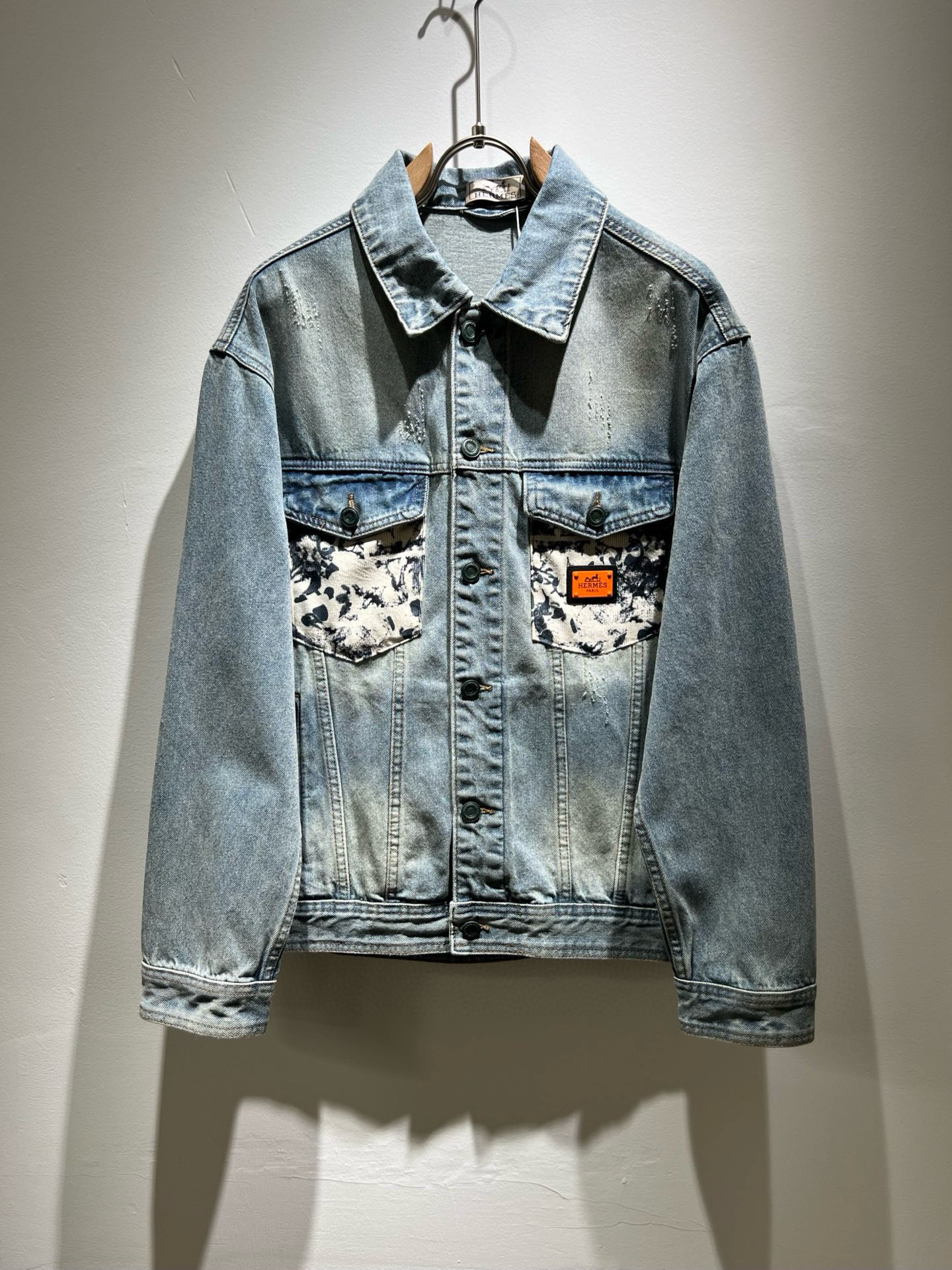 Her*mes爱*仕2025秋冬新款牛仔夹克外套，全新升级百搭基础款，低调奢华，品格之选！甄选优质牛仔面