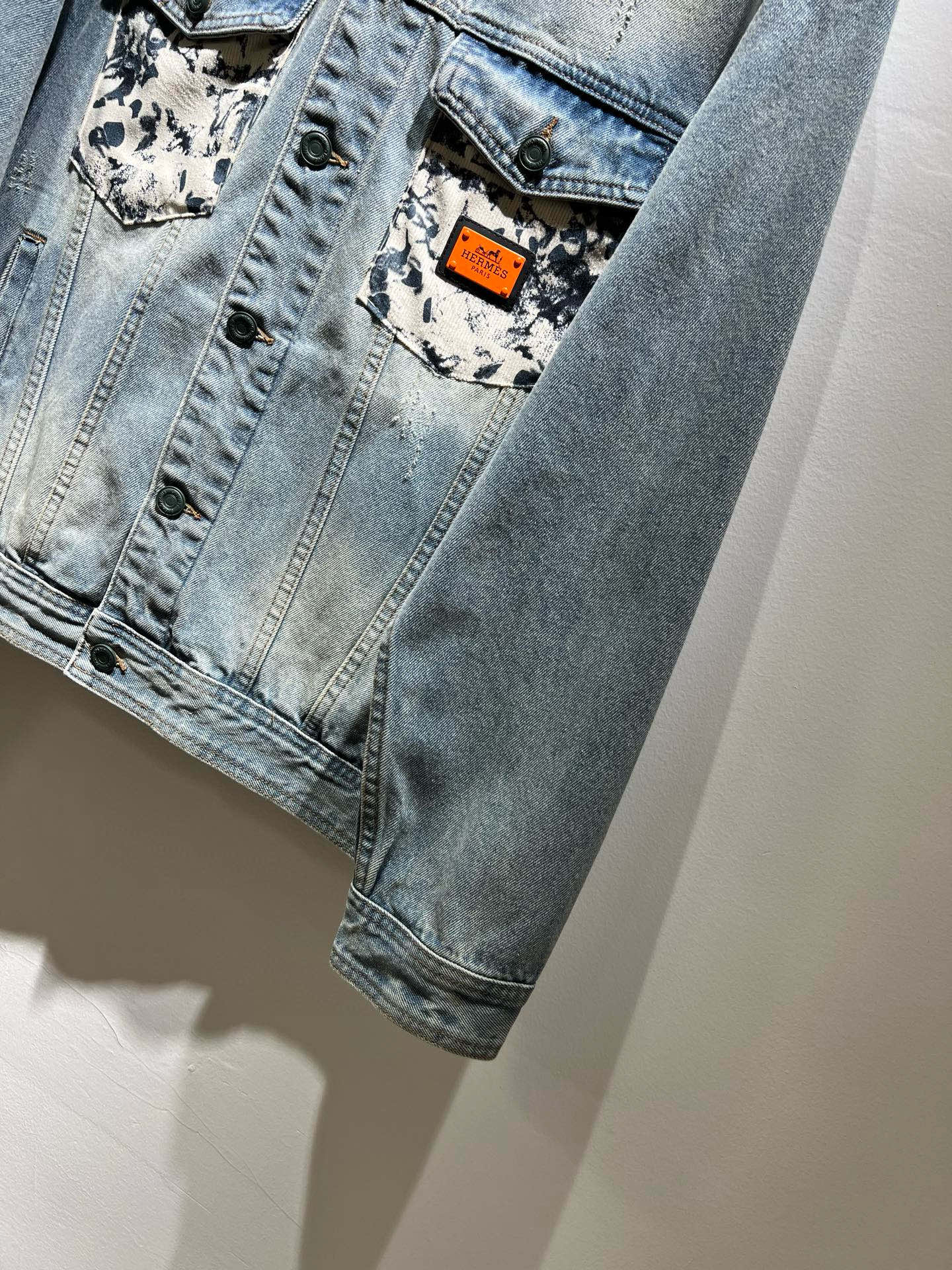 Her*mes爱*仕2025秋冬新款牛仔夹克外套，全新升级百搭基础款，低调奢华，品格之选！甄选优质牛仔面