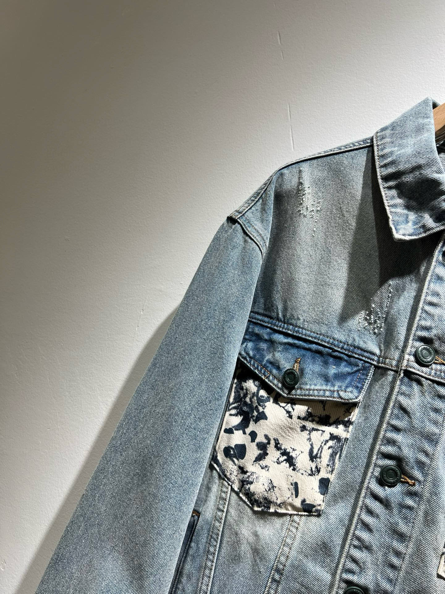 Her*mes爱*仕2025秋冬新款牛仔夹克外套，全新升级百搭基础款，低调奢华，品格之选！甄选优质牛仔面