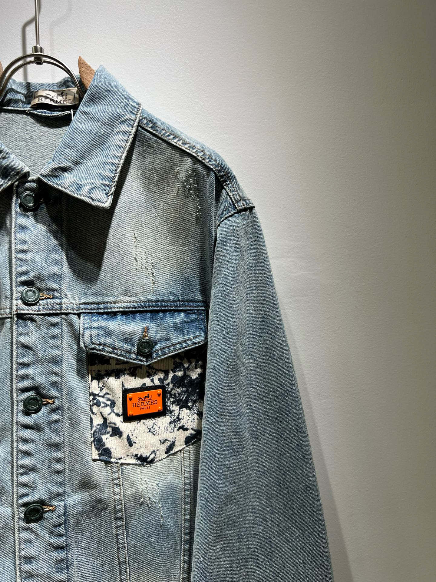 Her*mes爱*仕2025秋冬新款牛仔夹克外套，全新升级百搭基础款，低调奢华，品格之选！甄选优质牛仔面