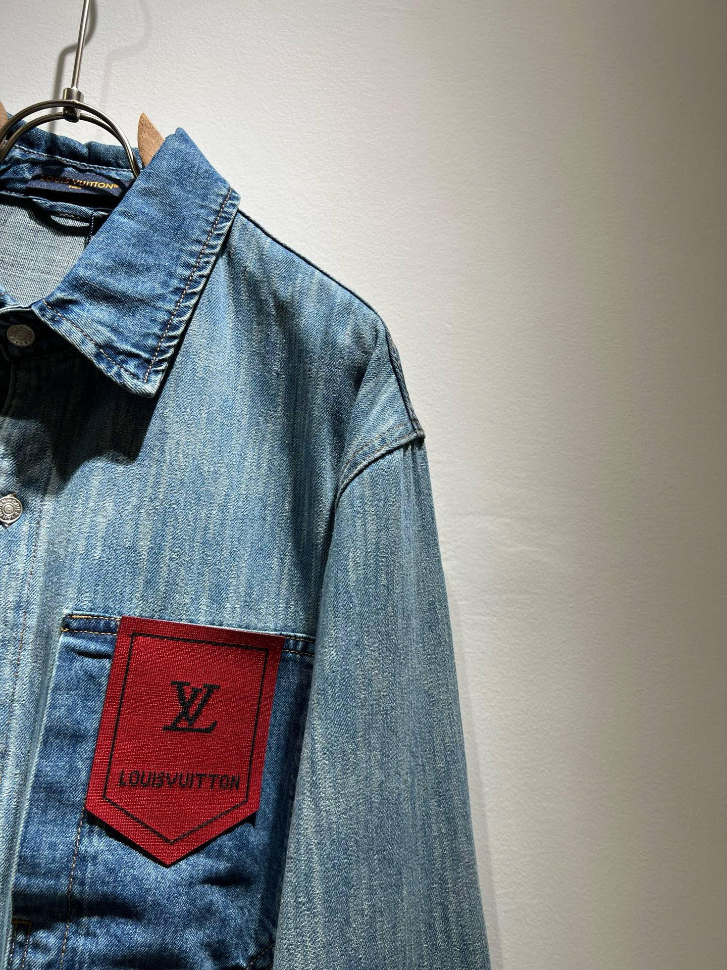 Louis Vuit*on 路易*登 2025早春新款轻奢男女同款👫牛仔衬衣款，路易家族的新高端，细节品