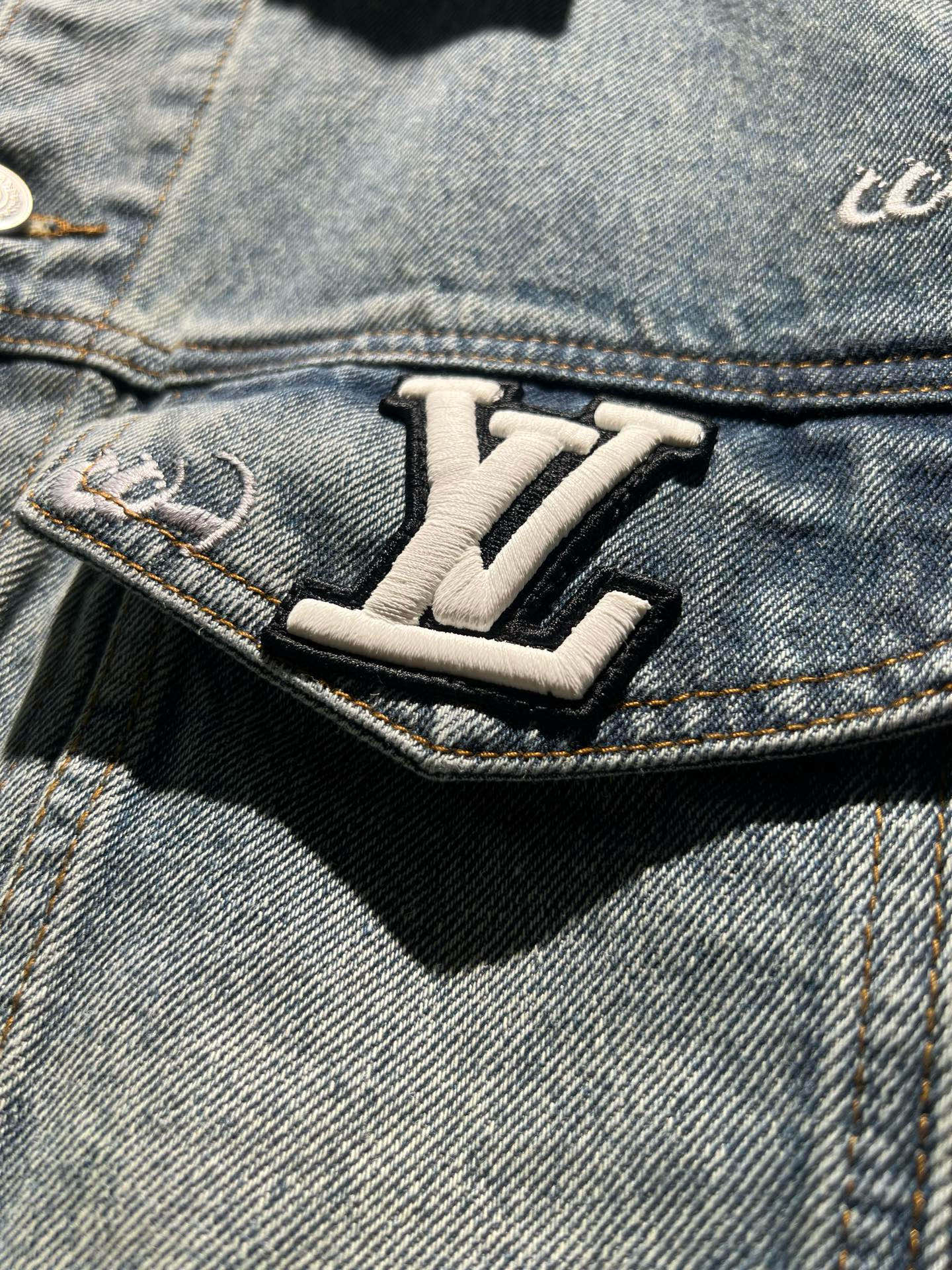 Louis Vuit*on 路易*登 2025秋冬新款轻奢男女同款👫牛仔夹克外套，路易家族的新高端，细节