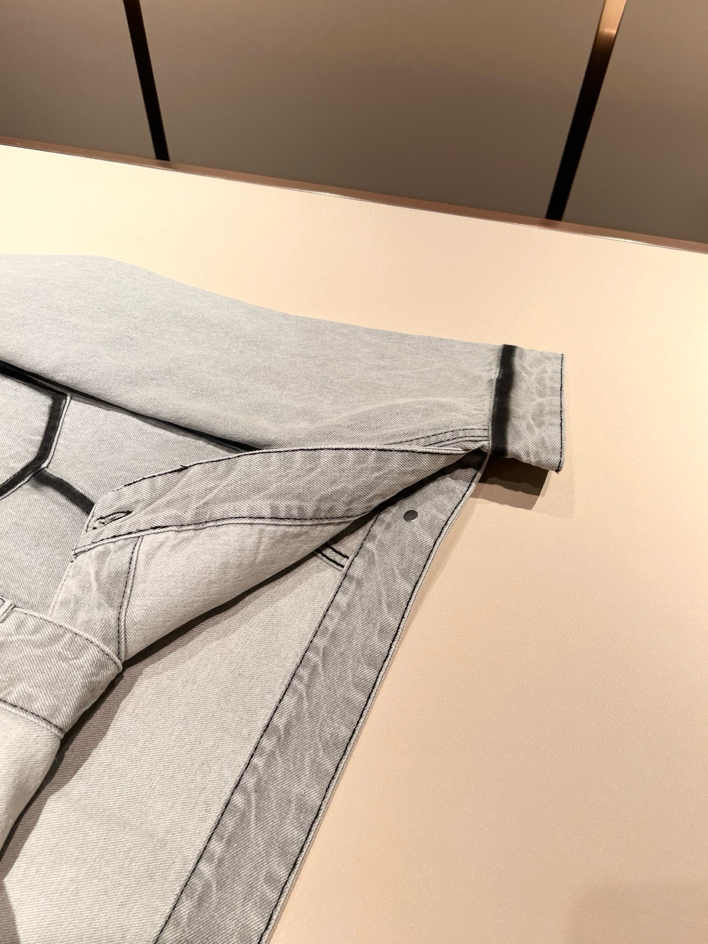 PRA*DA 普拉达 2025秋冬新款男女同款👫牛仔夹克外套，新品发售！牛仔兰高级百搭实用主义不哗众取宠