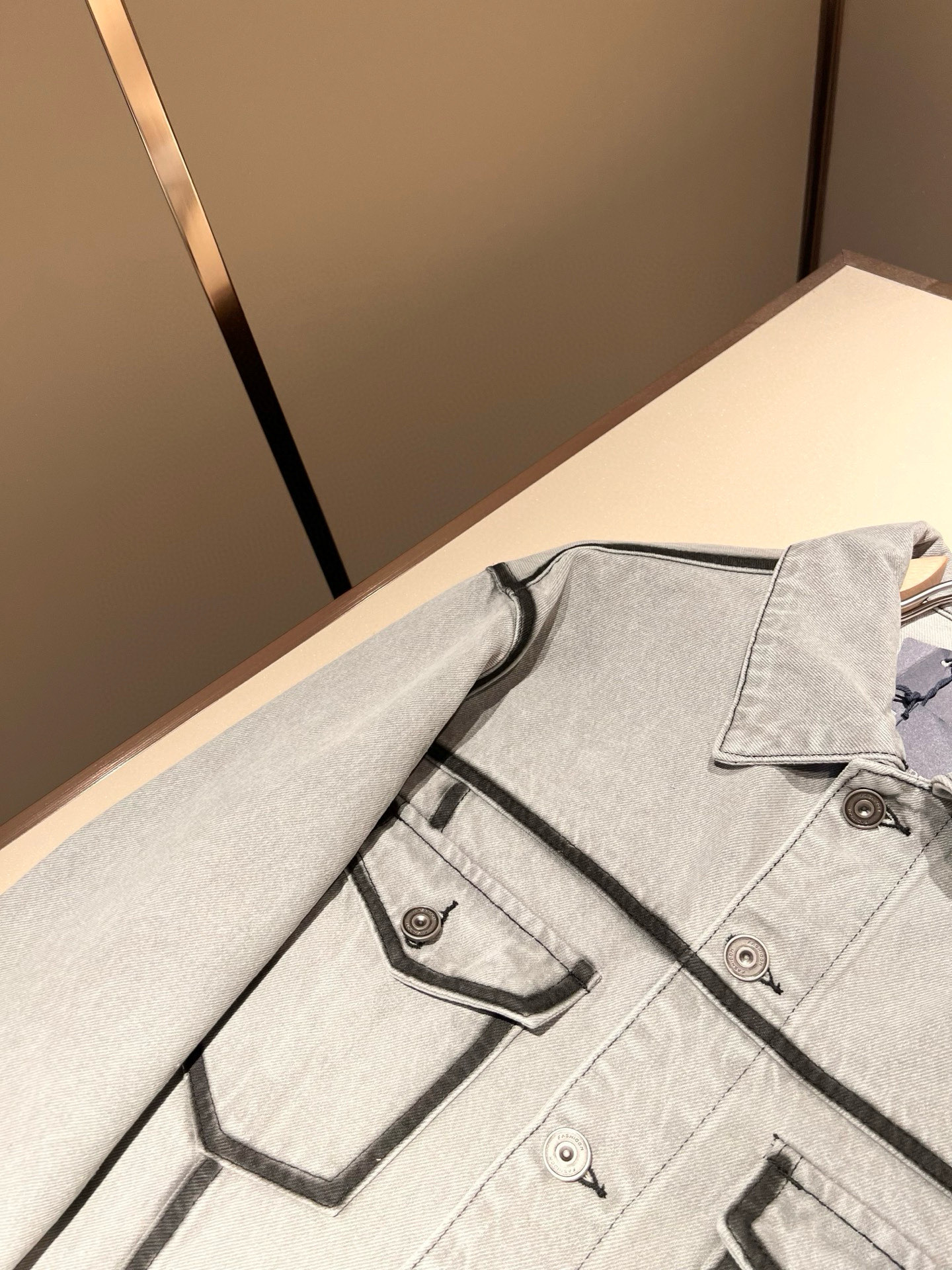 PRA*DA 普拉达 2025秋冬新款男女同款👫牛仔夹克外套，新品发售！牛仔兰高级百搭实用主义不哗众取宠