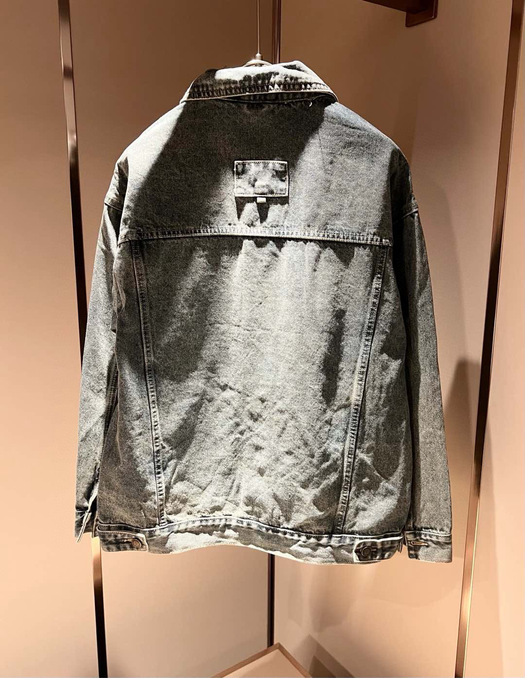 Louis Vuit*on 路易*登 2025秋冬新款轻奢男女同款👫牛仔夹克外套，路易家族的新高端，细节