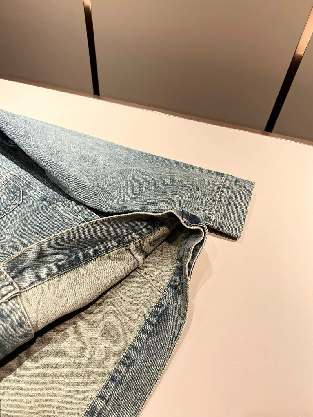 Louis Vuit*on 路易*登 2025秋冬新款轻奢男女同款👫牛仔夹克外套，路易家族的新高端，细节