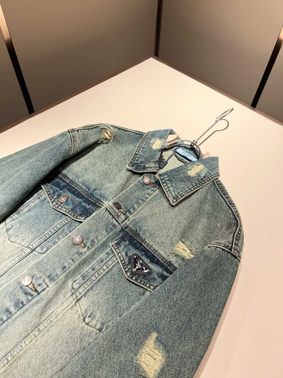 PRA*DA 普拉达 2025秋冬新款男女同款👫牛仔夹克外套，新品发售！牛仔兰高级百搭实用主义不哗众取宠