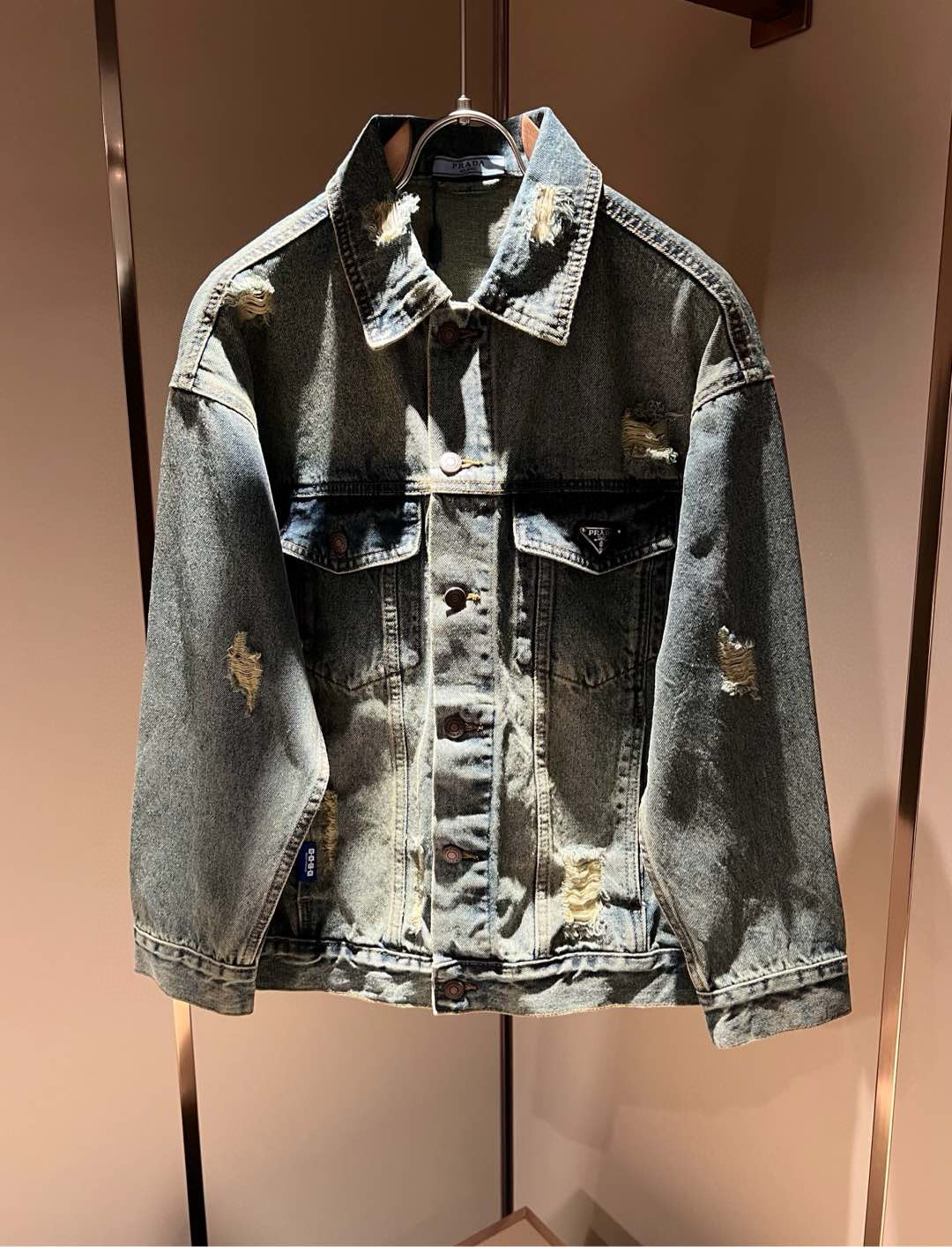 PRA*DA 普拉达 2025秋冬新款男女同款👫牛仔夹克外套，新品发售！牛仔兰高级百搭实用主义不哗众取宠