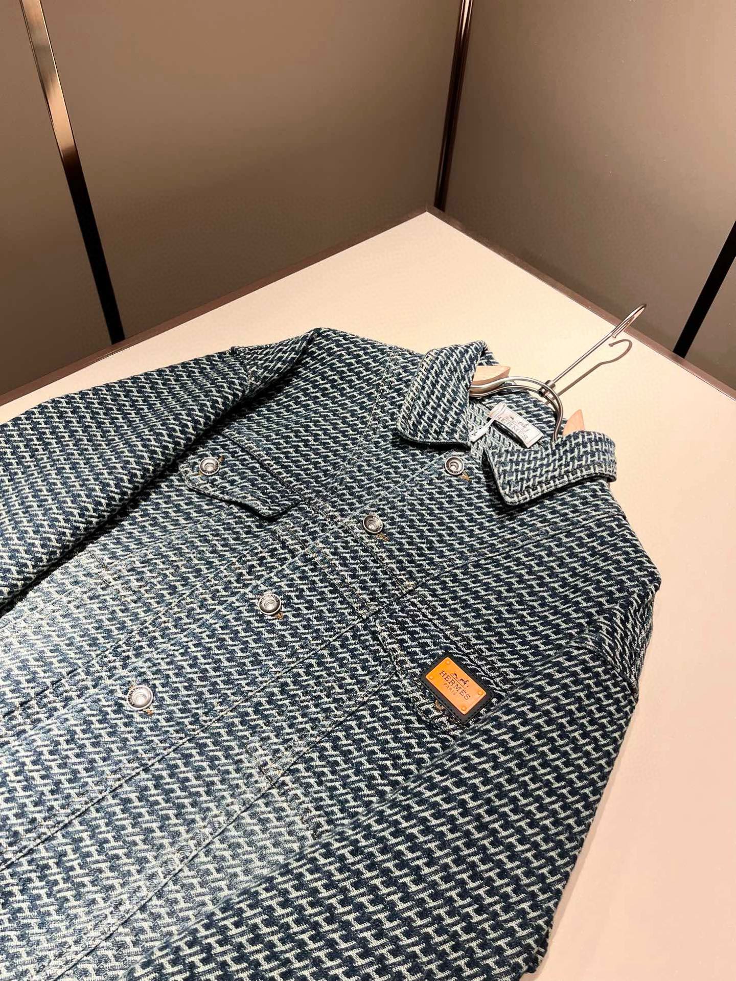 Her*mes爱*仕2025秋冬新款牛仔夹克外套，全新升级百搭基础款，低调奢华，品格之选！甄选优质牛仔面