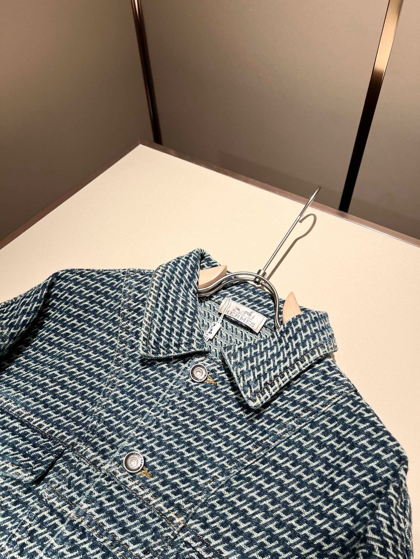 Her*mes爱*仕2025秋冬新款牛仔夹克外套，全新升级百搭基础款，低调奢华，品格之选！甄选优质牛仔面