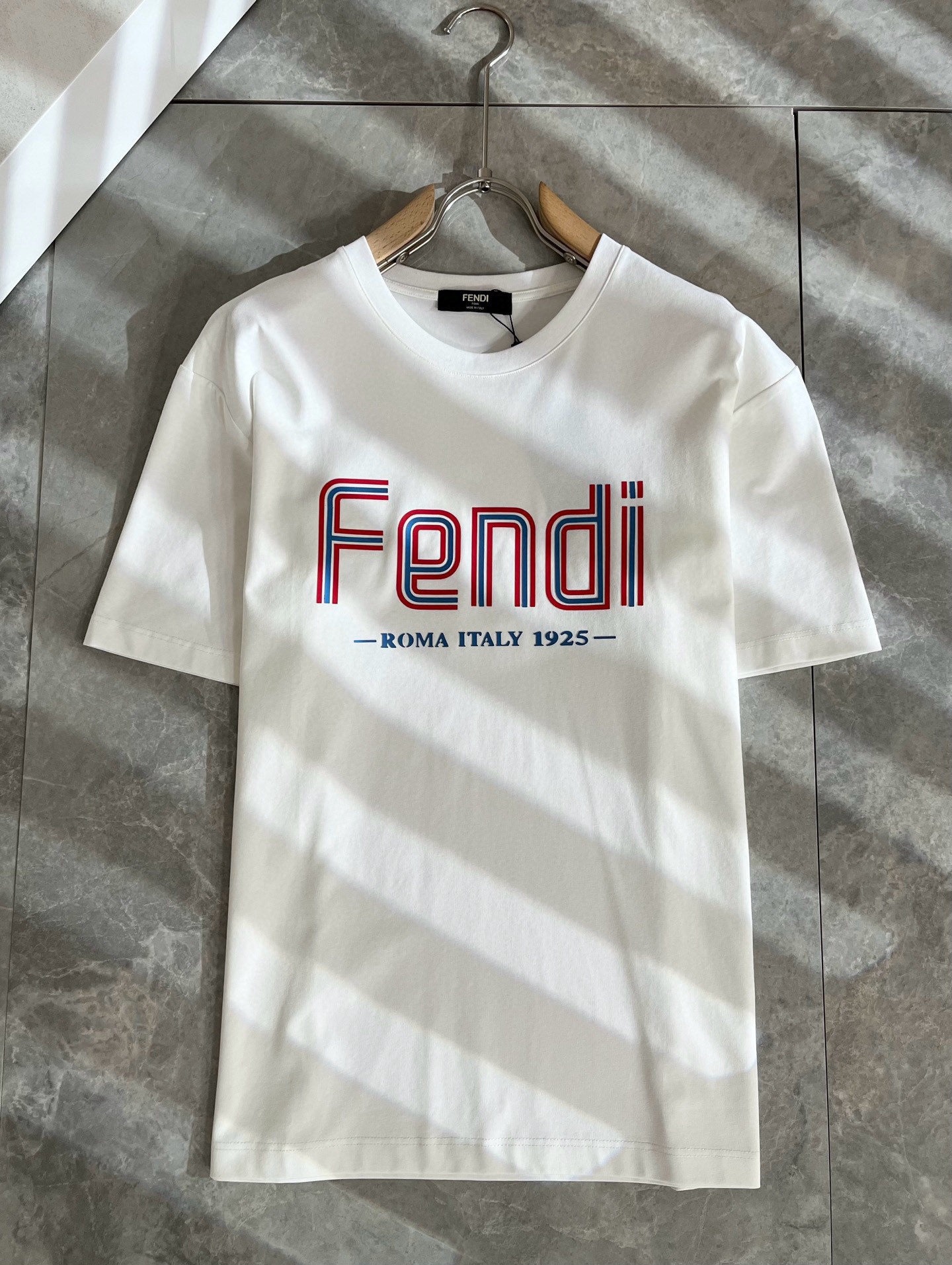 FEN*I 芬*迪2025春夏新款FD家族FF男女同款👫短袖T恤，男女同款👫百搭极简短袖。意大利原厂订单